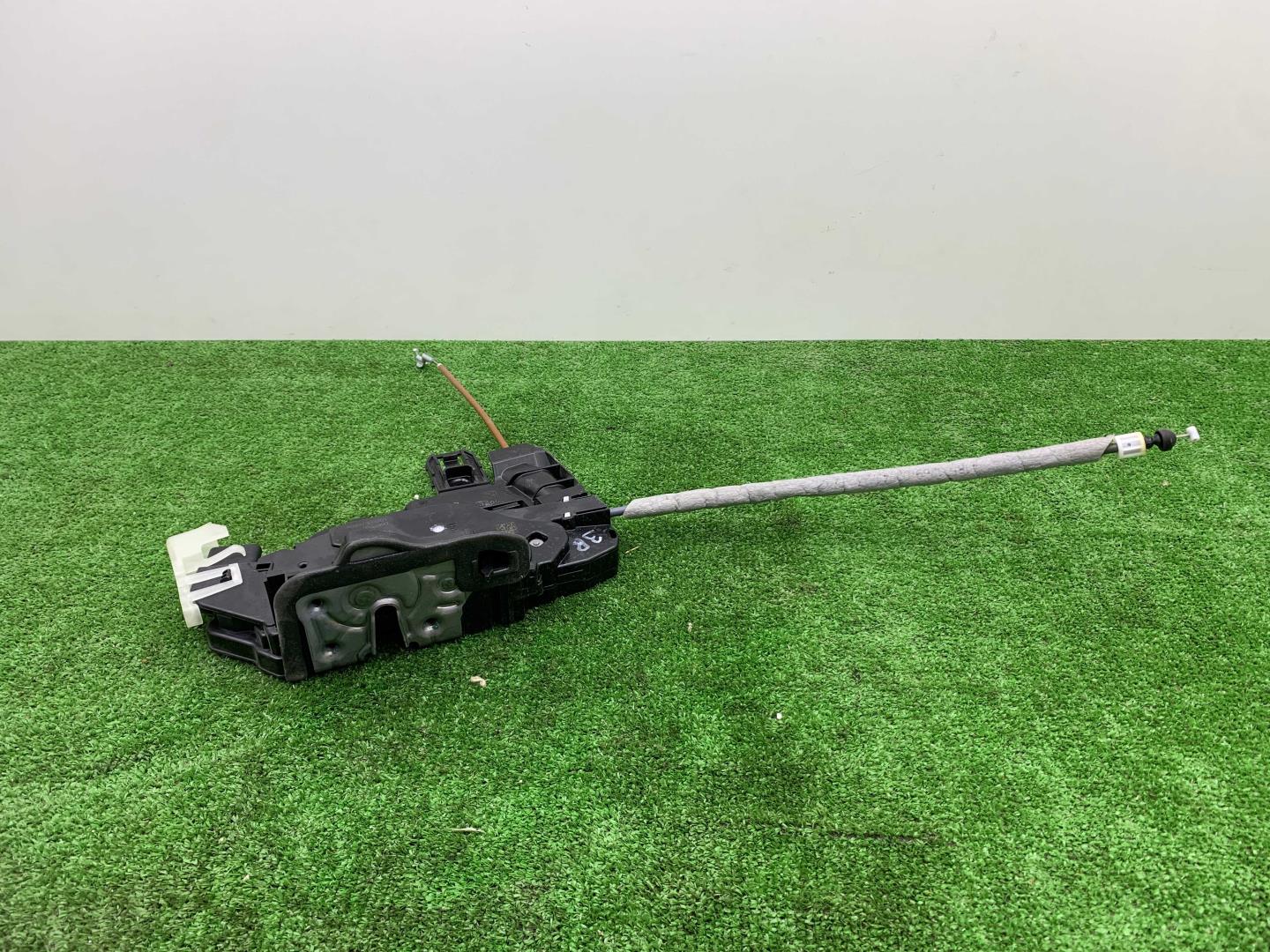 Замок двери задней правой