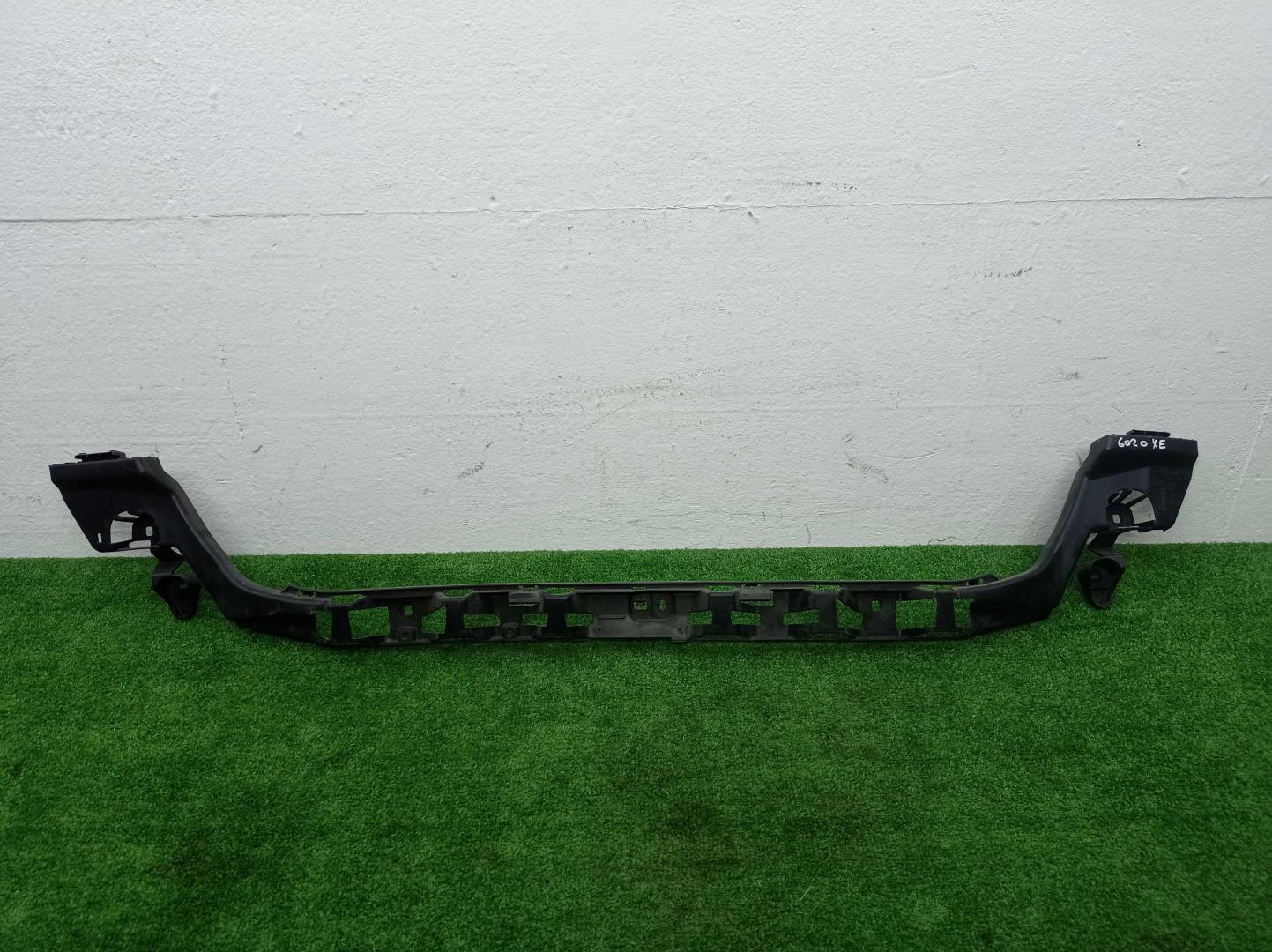 Кронштейн заднего бампера