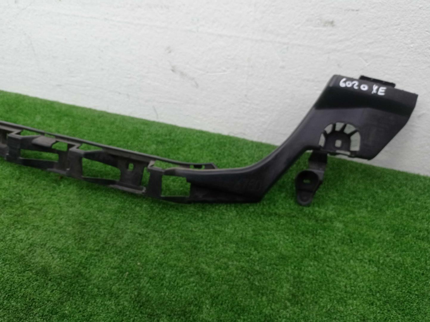 Кронштейн заднего бампера