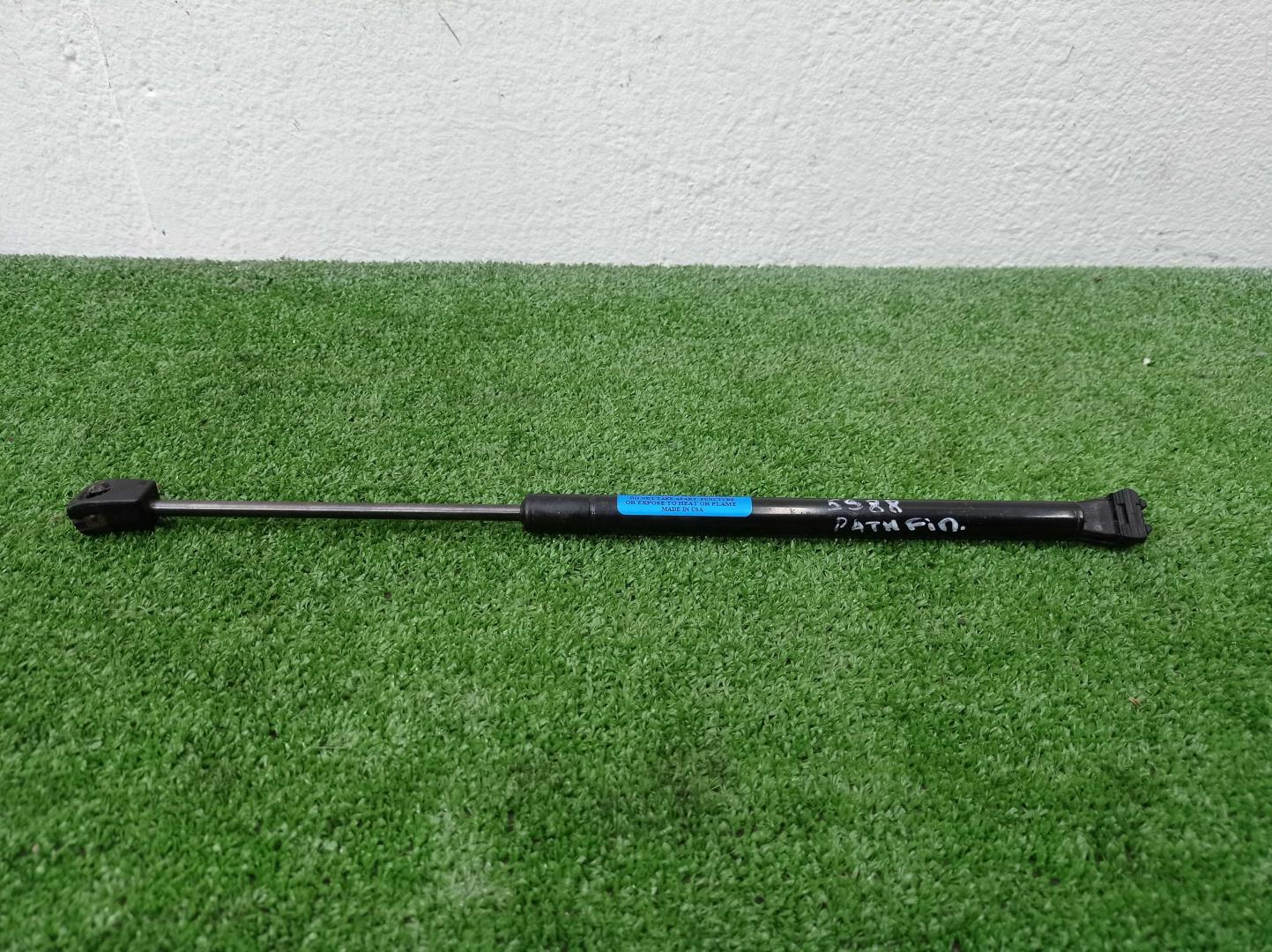 Амортизатор капота