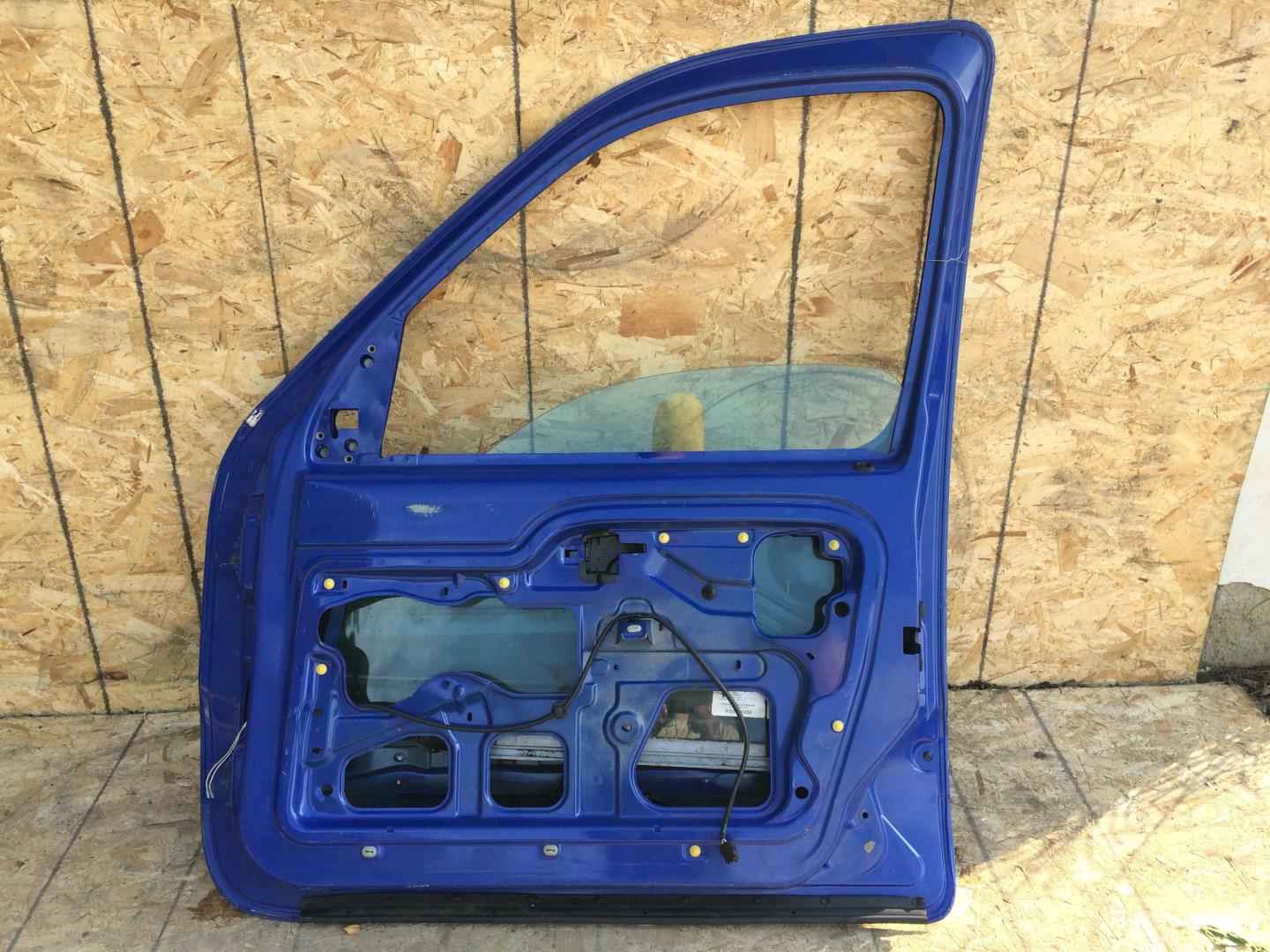Дверь передняя правая