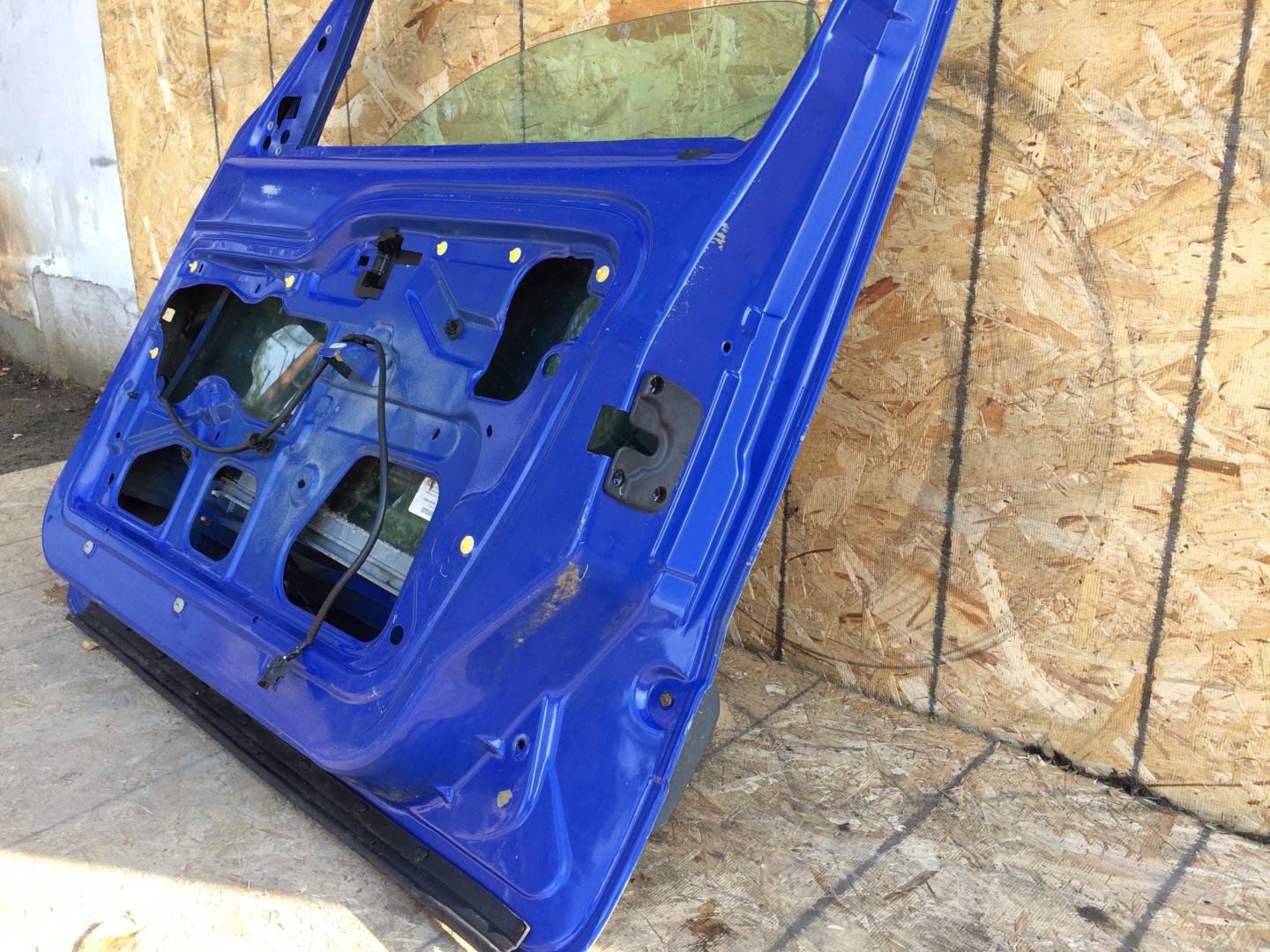 Дверь передняя правая