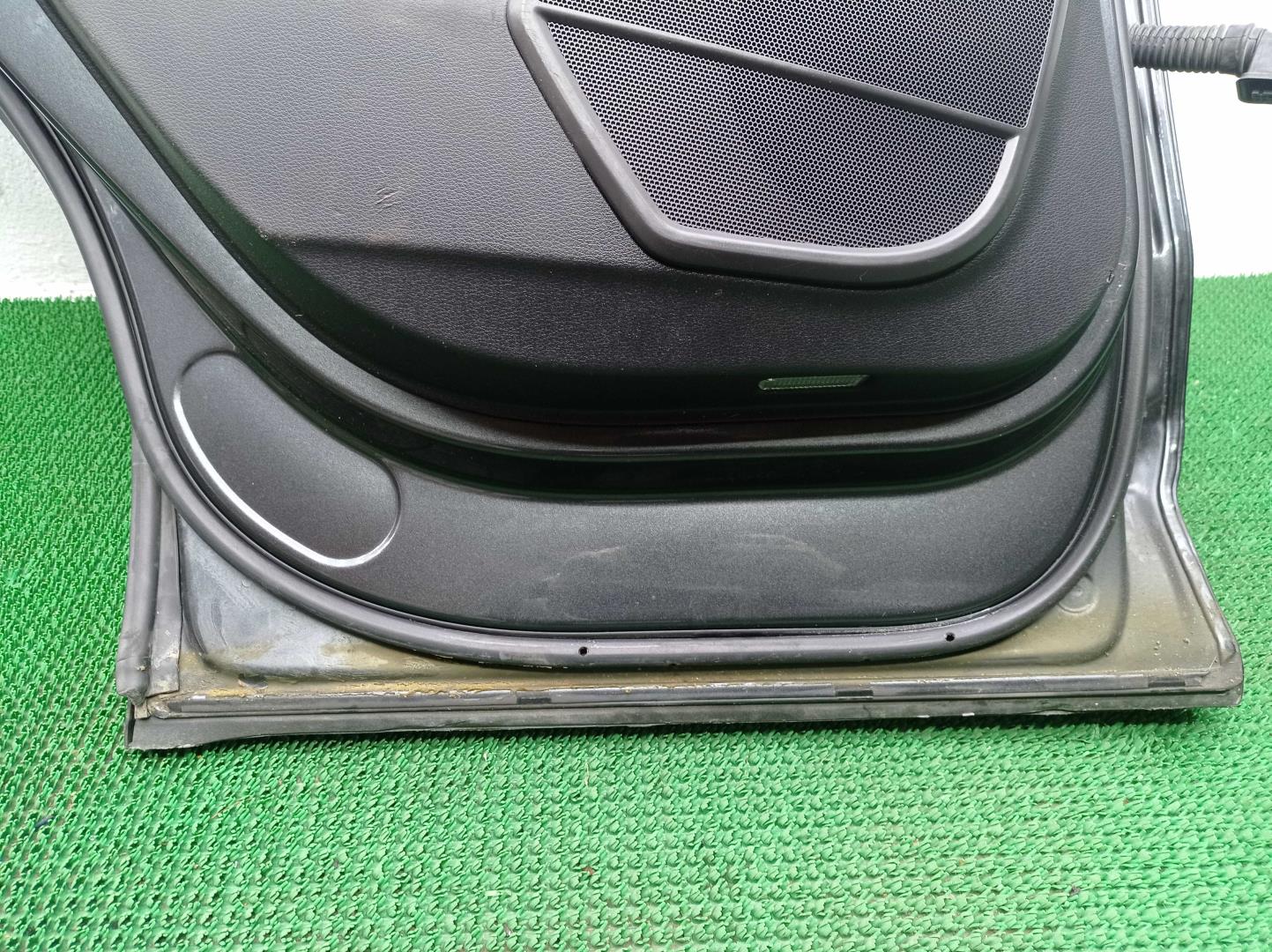 Стеклоподъемник электр. задний левый