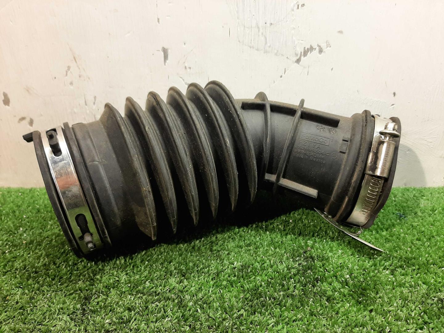 Патрубок воздушного фильтра