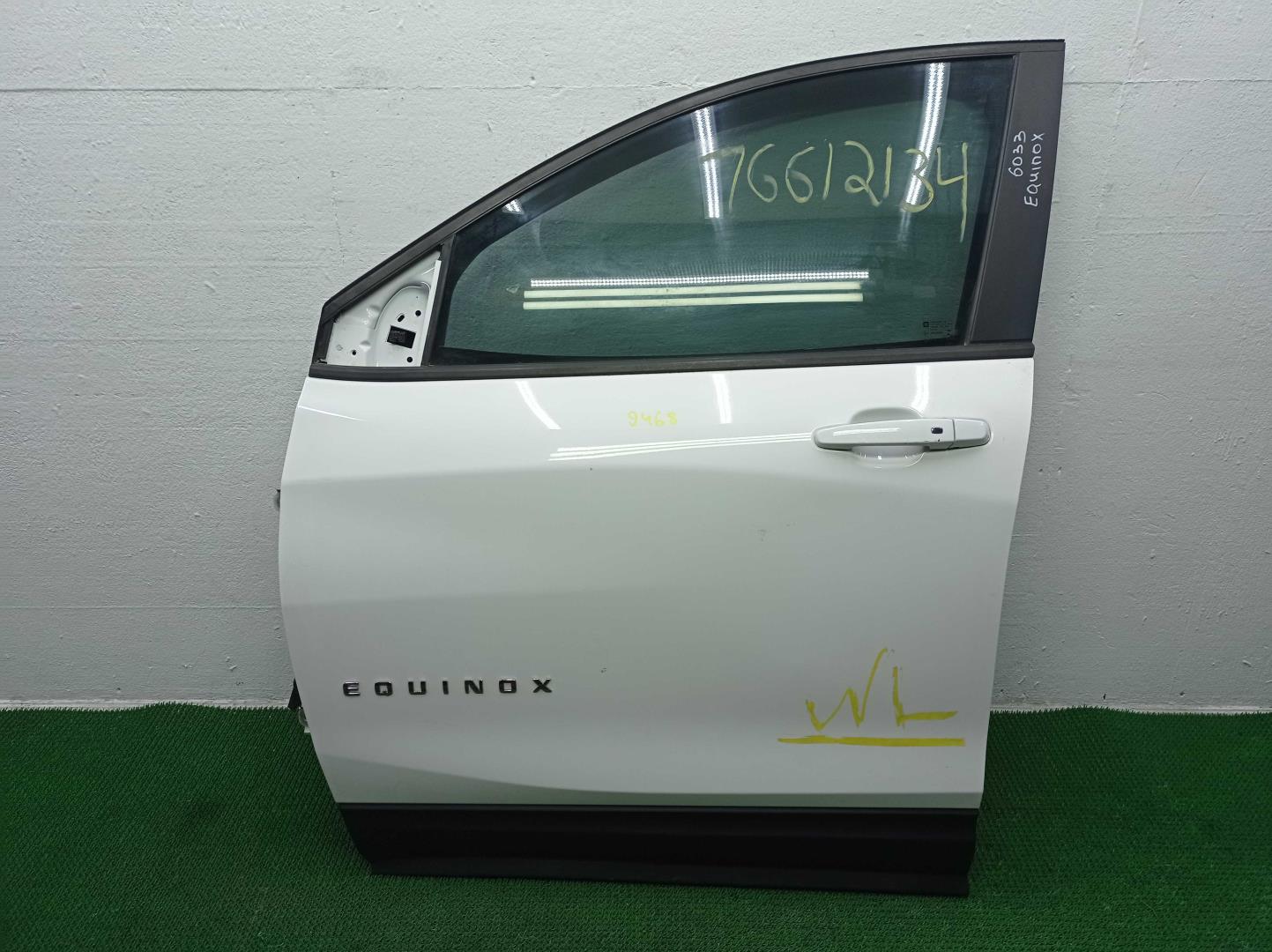 Замок двери передней левой