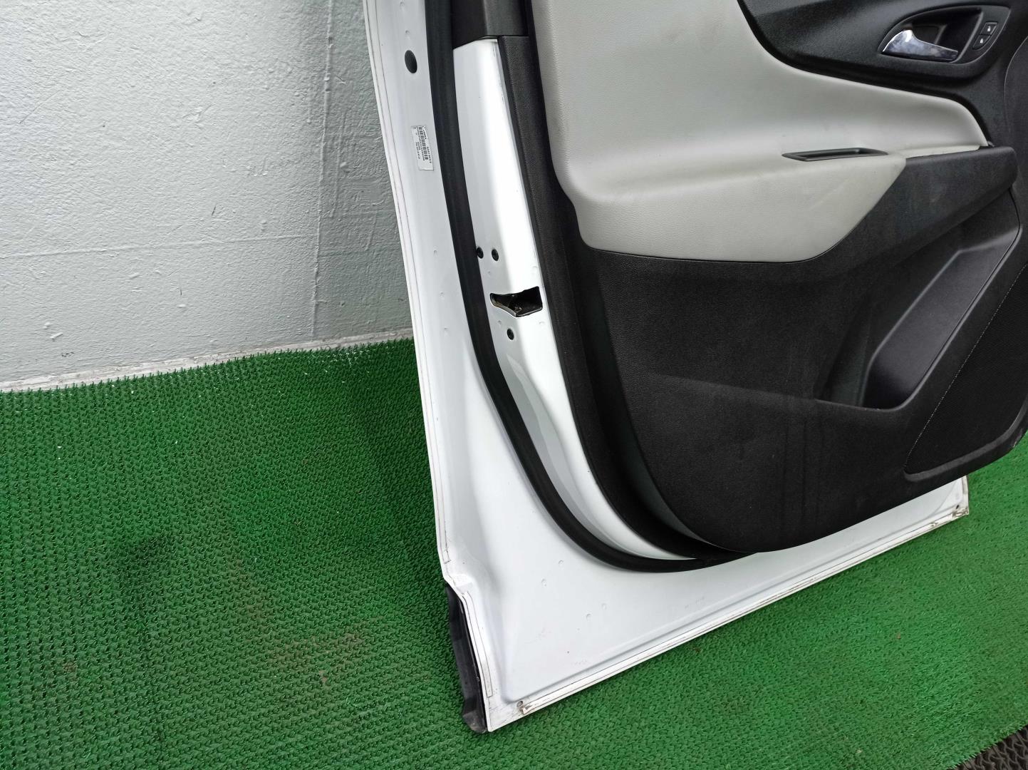 Замок двери передней левой