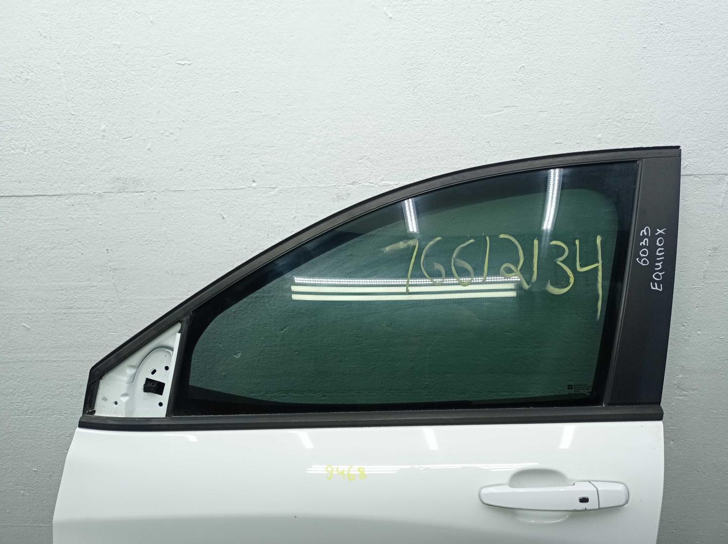 Замок двери передней левой