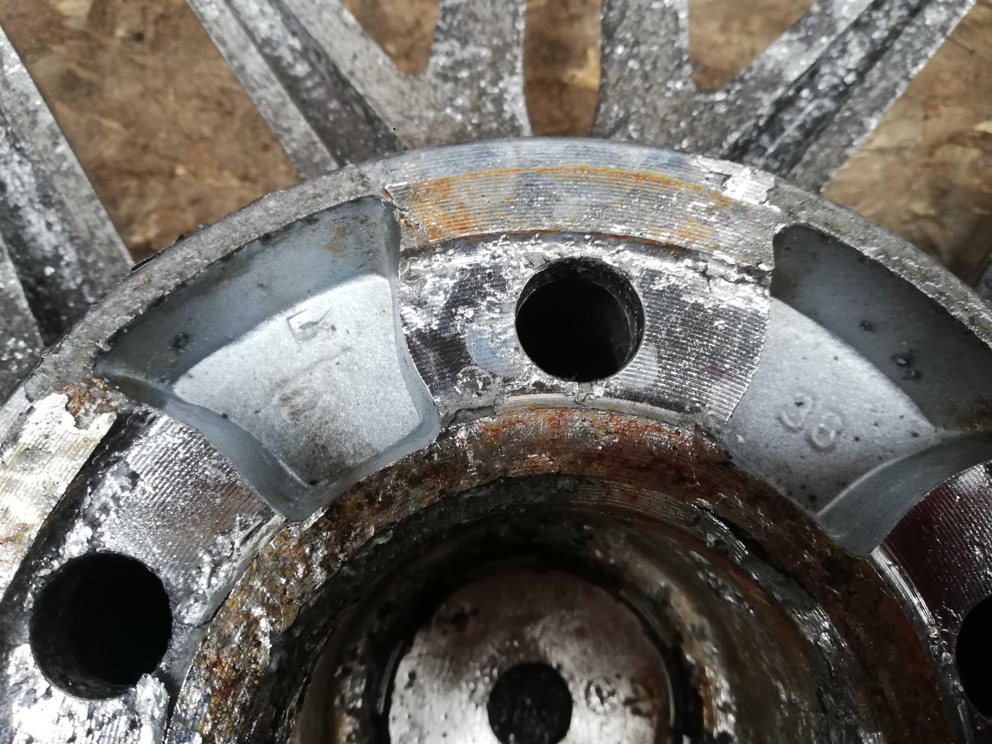 Диск колесный литой легкий сплав