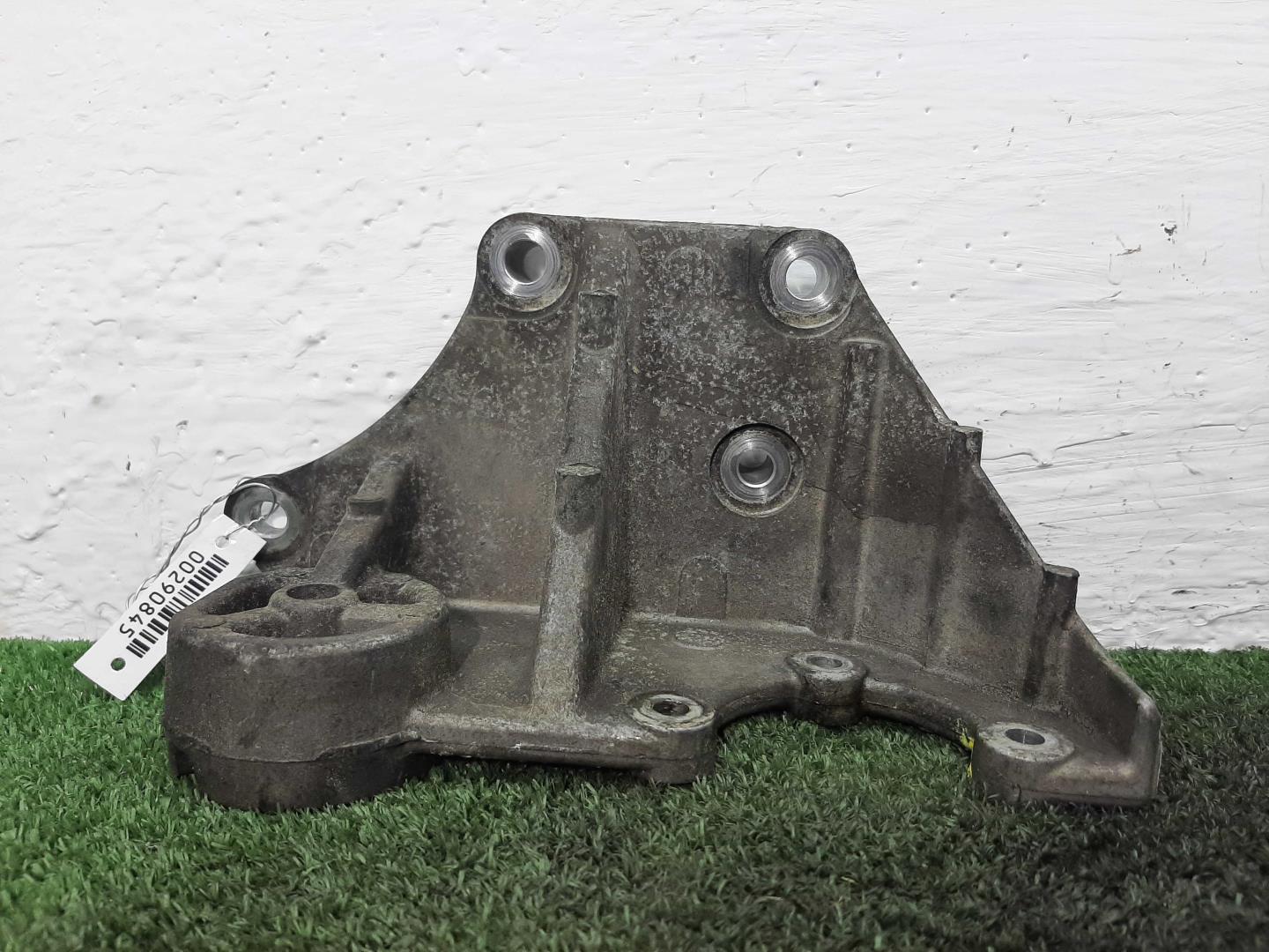 Кронштейн ГУР