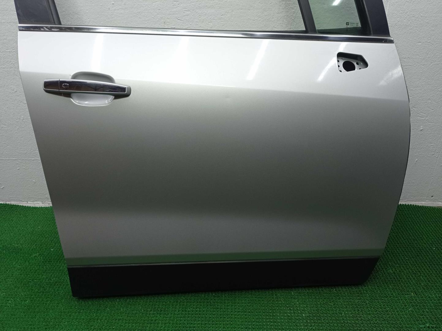 Замок двери передней правой