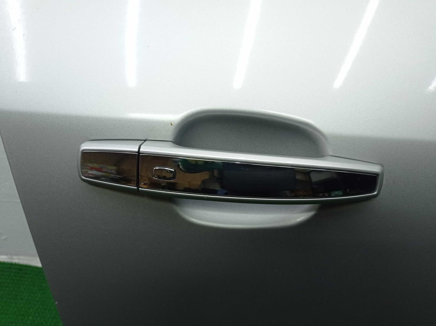 Замок двери передней правой