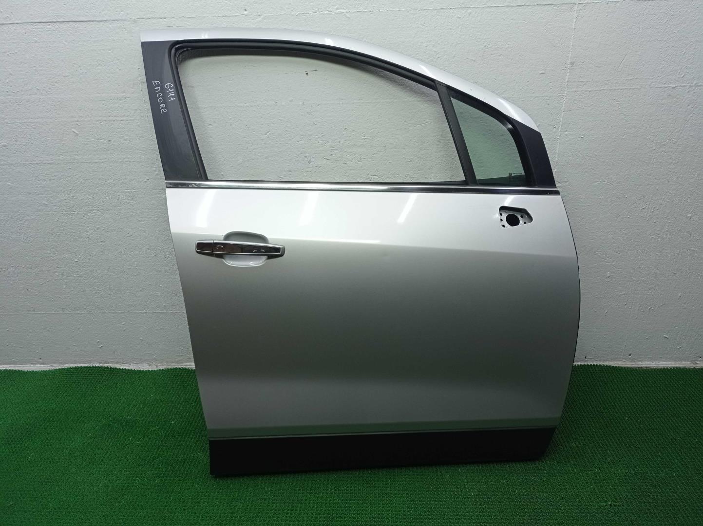 Замок двери передней правой