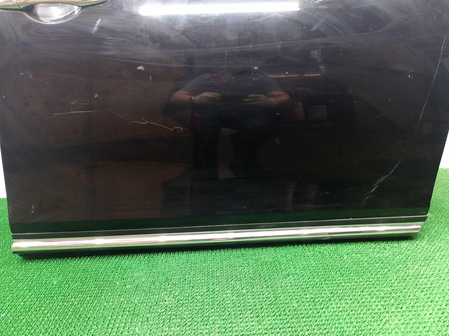 Стекло двери передней правой