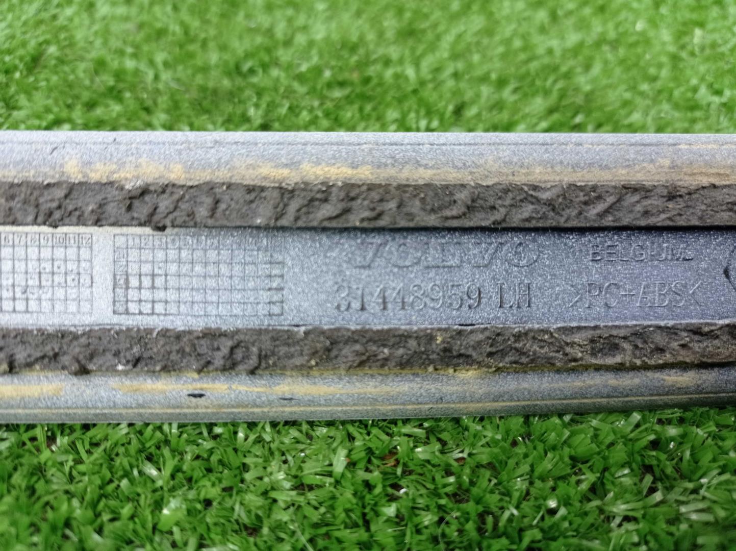 Накладка заднего крыла левого