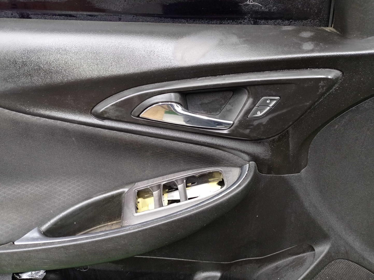 Дверь передняя левая