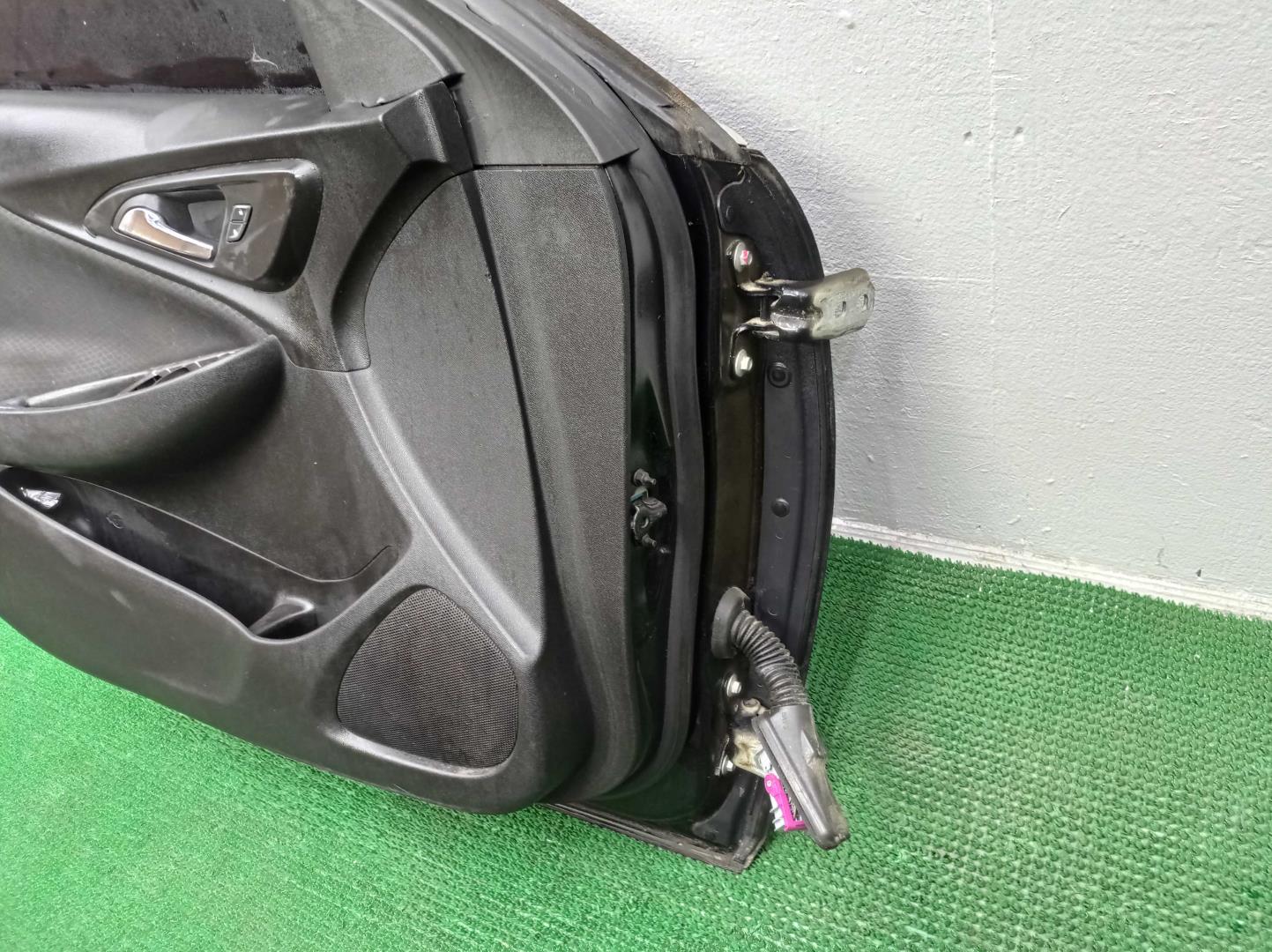 Дверь передняя левая