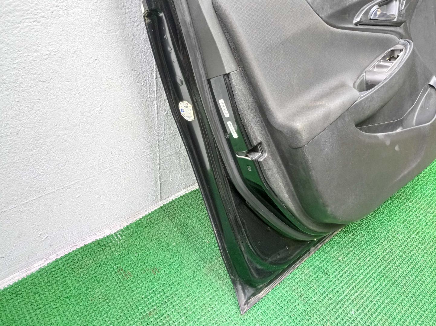 Дверь передняя левая