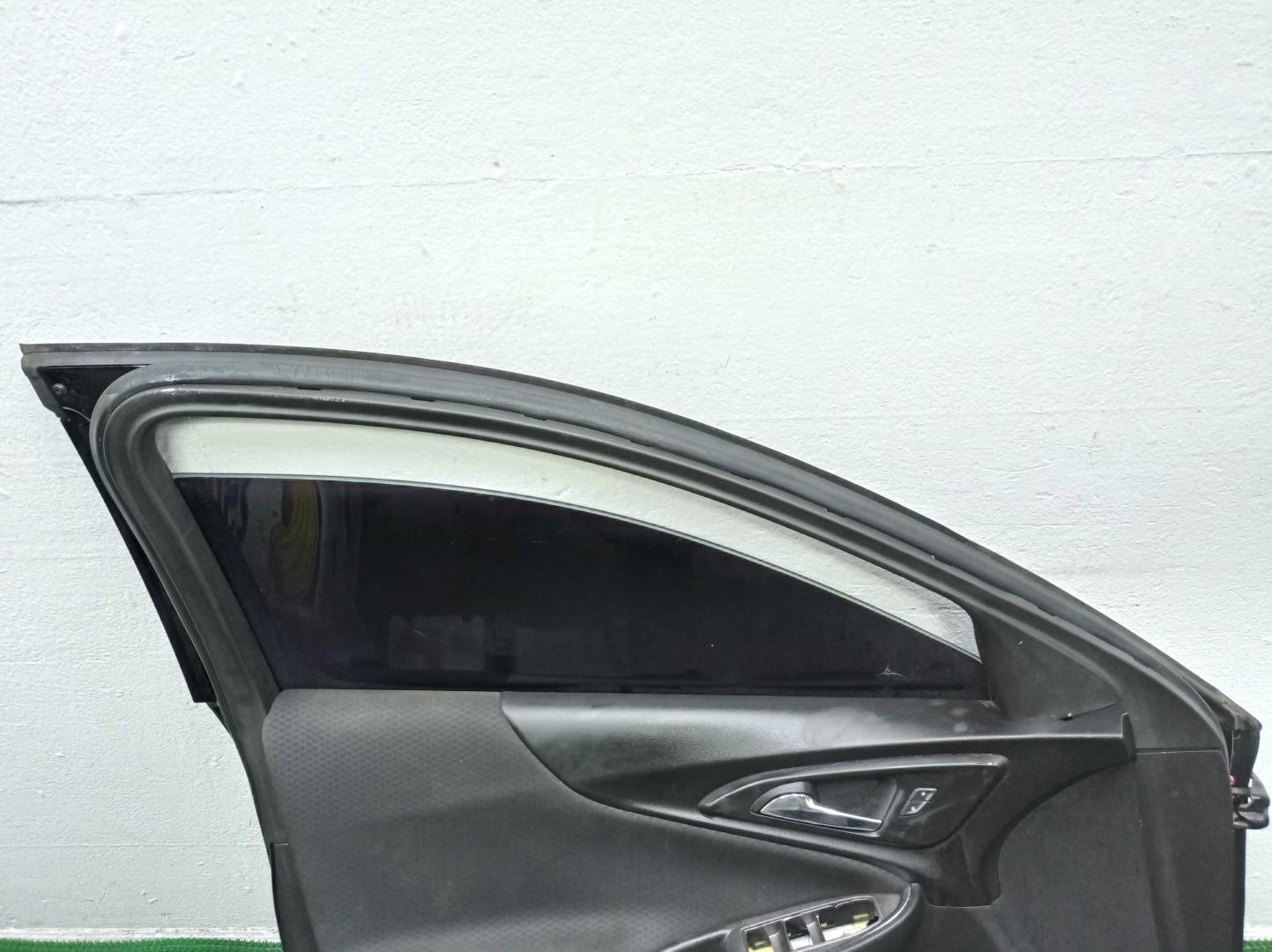 Дверь передняя левая