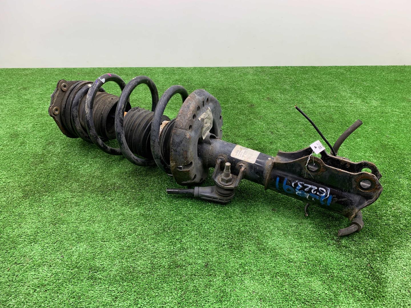 Амортизатор передний правый