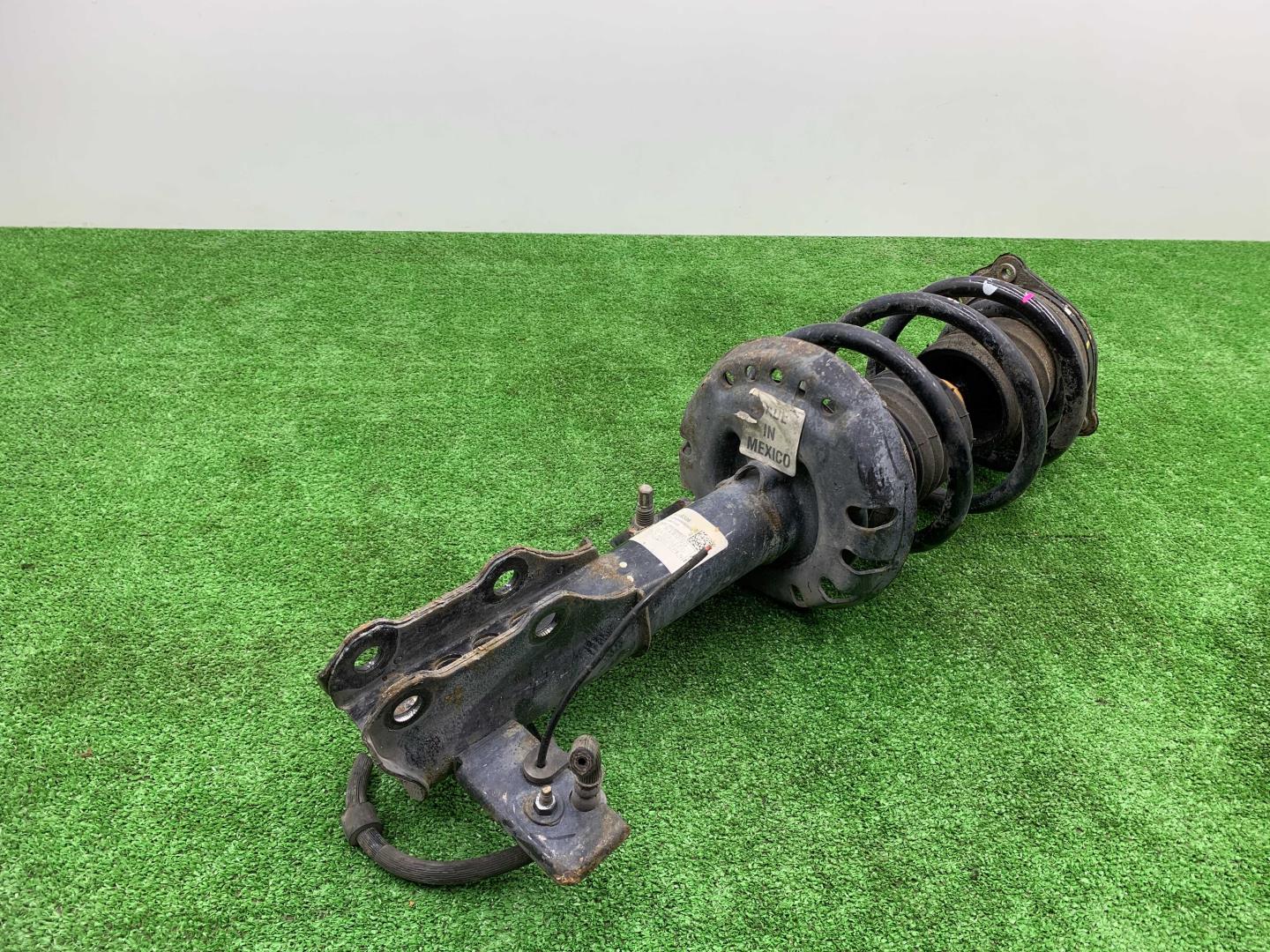 Амортизатор передний правый