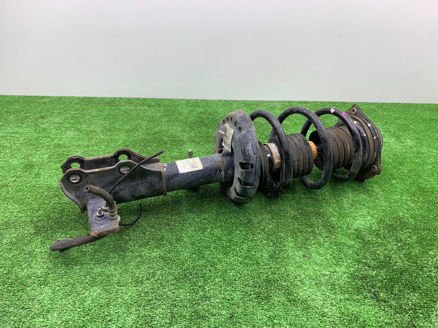 Амортизатор передний правый