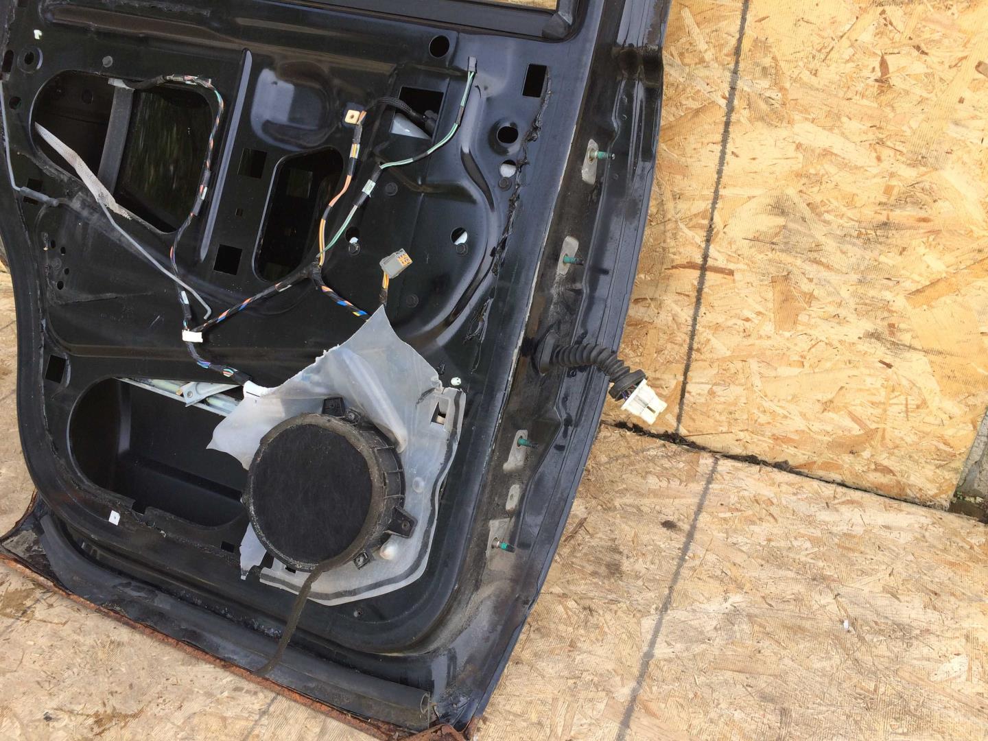 Дверь задняя левая
