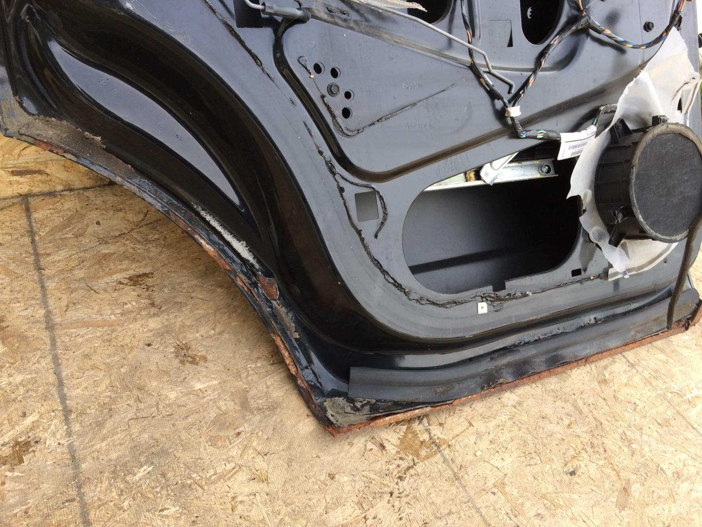 Дверь задняя левая