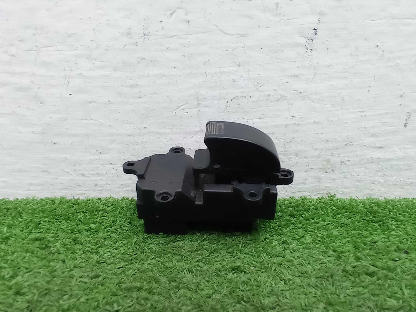 Кнопка стеклоподъемника