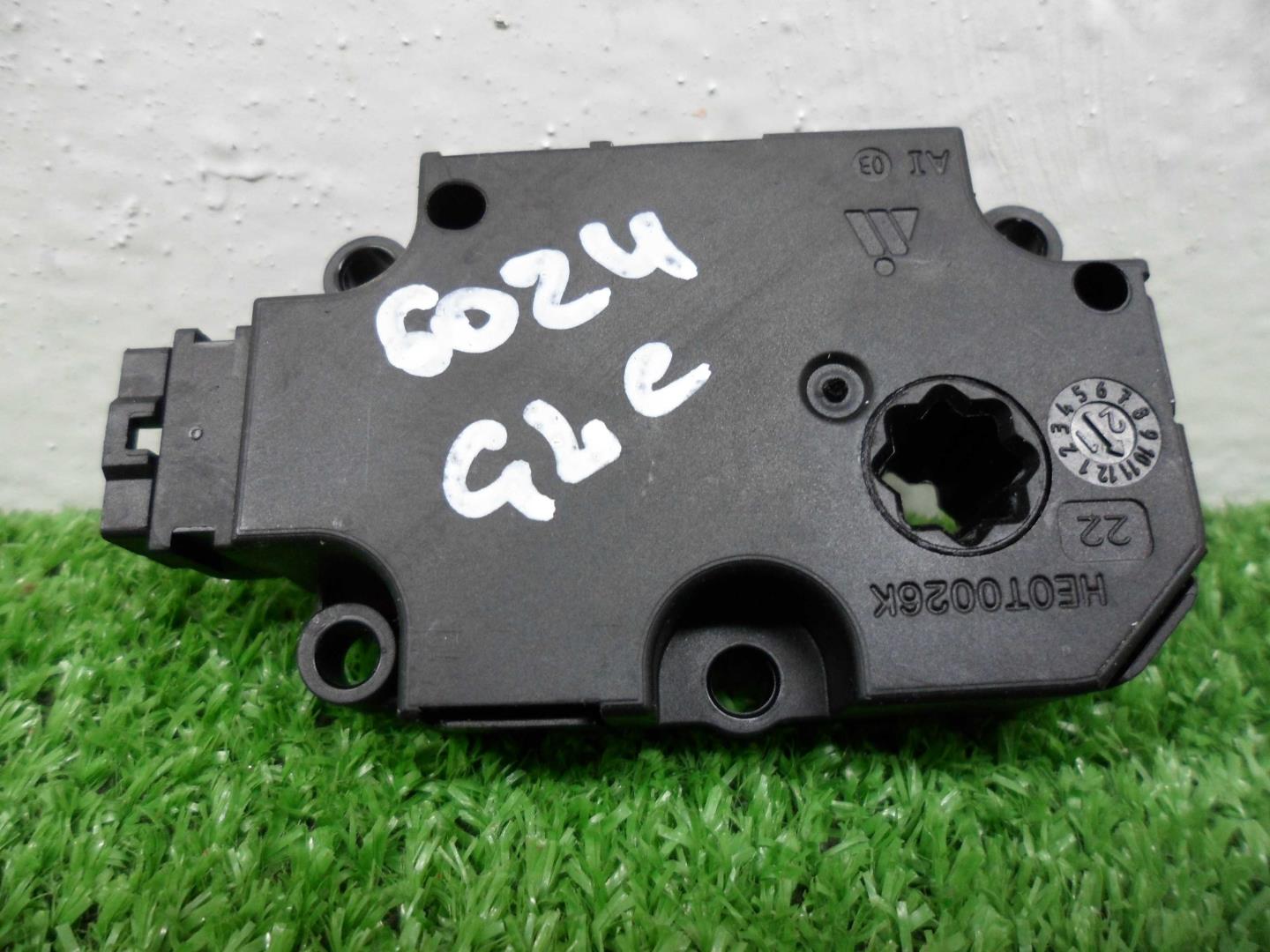 Моторчик заслонки печки