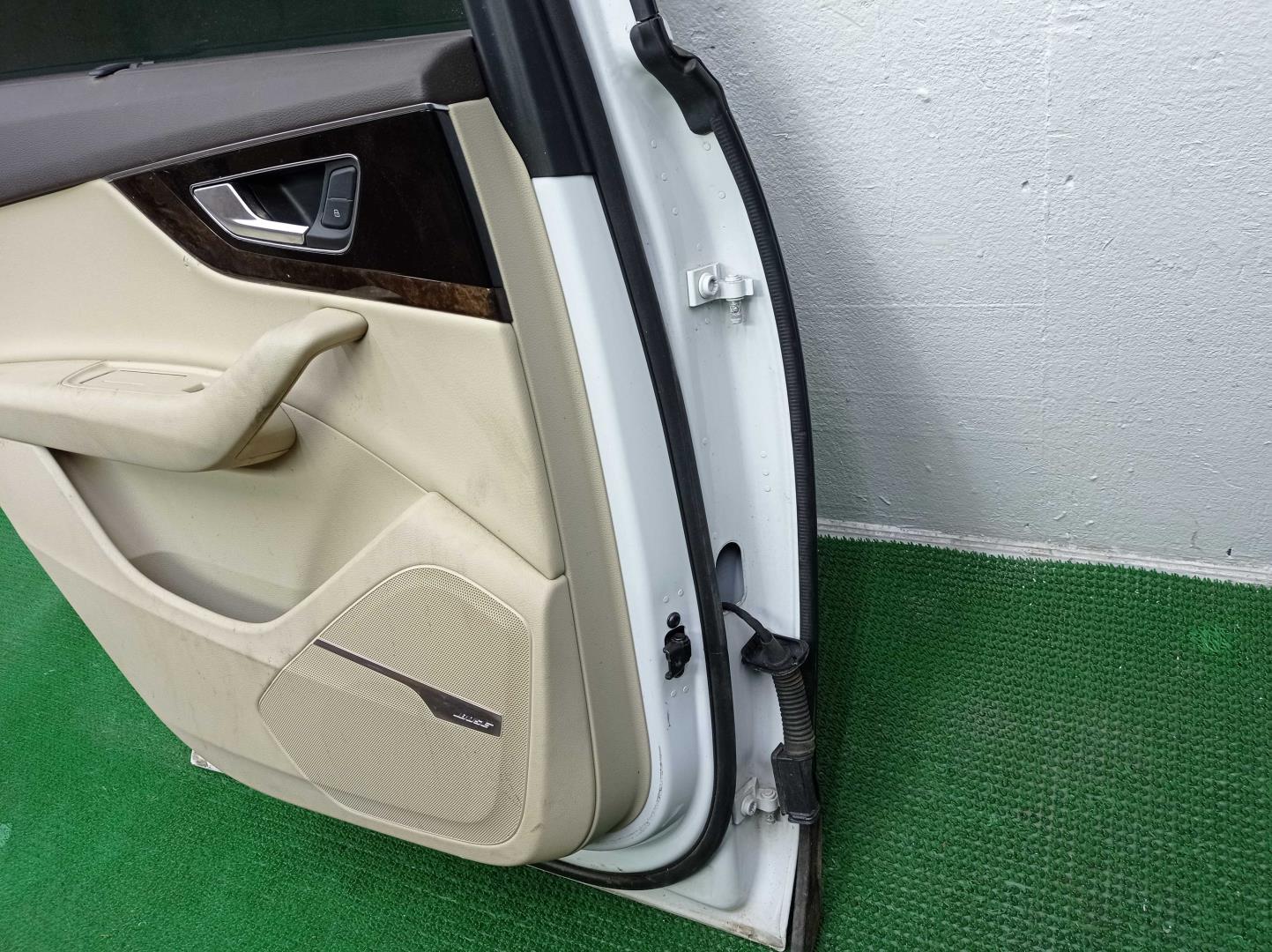 Стеклоподъемник электр. задний левый