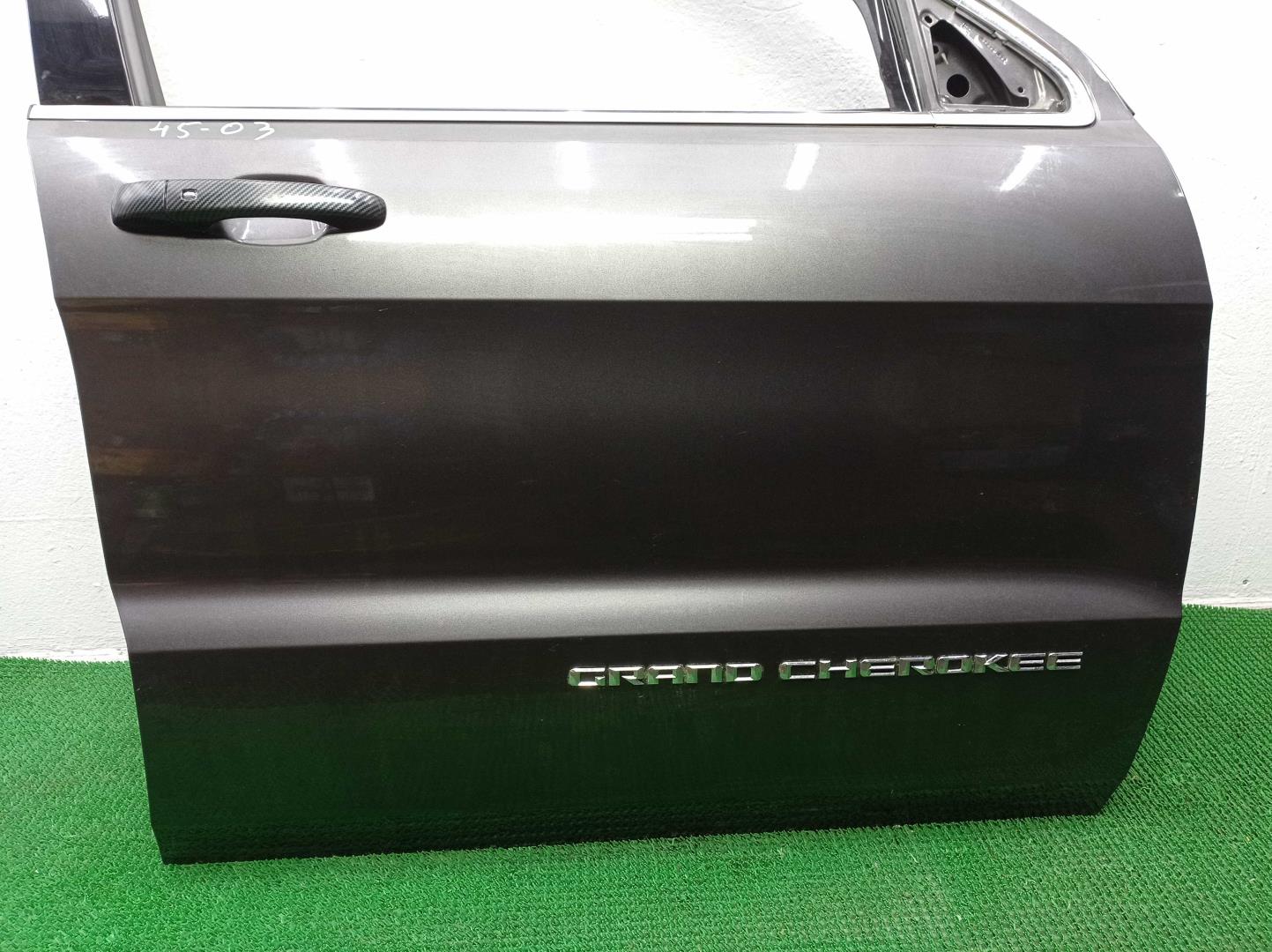 Замок двери передней правой