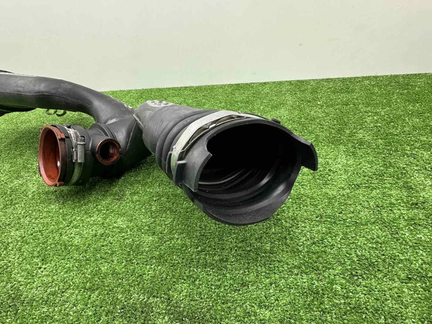 Патрубок воздушного фильтра