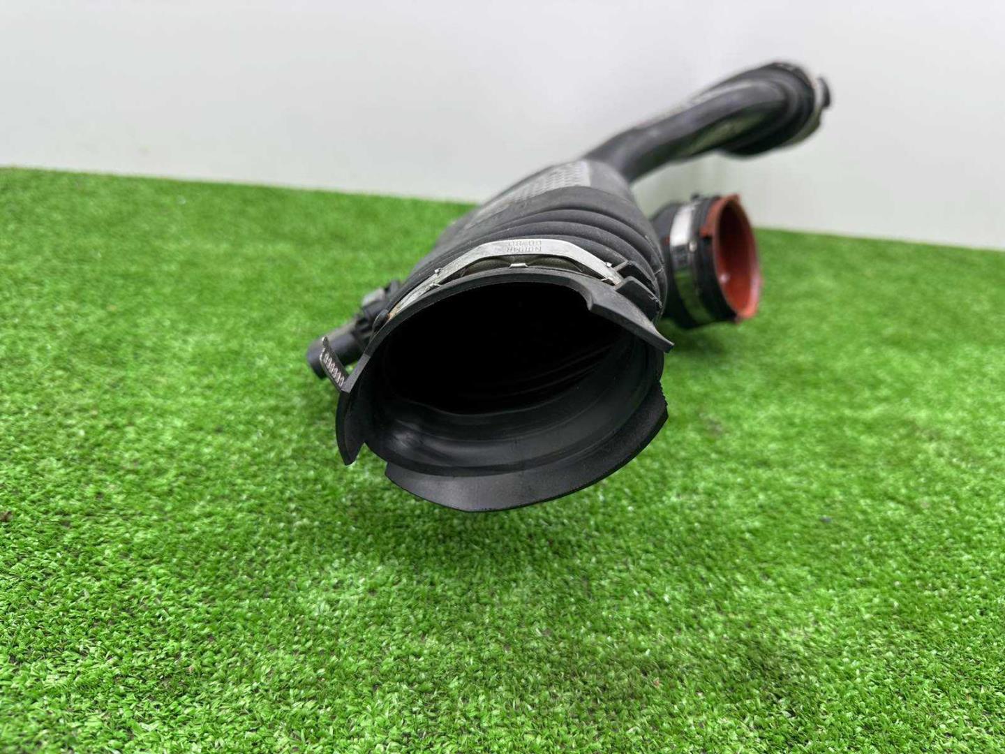 Патрубок воздушного фильтра