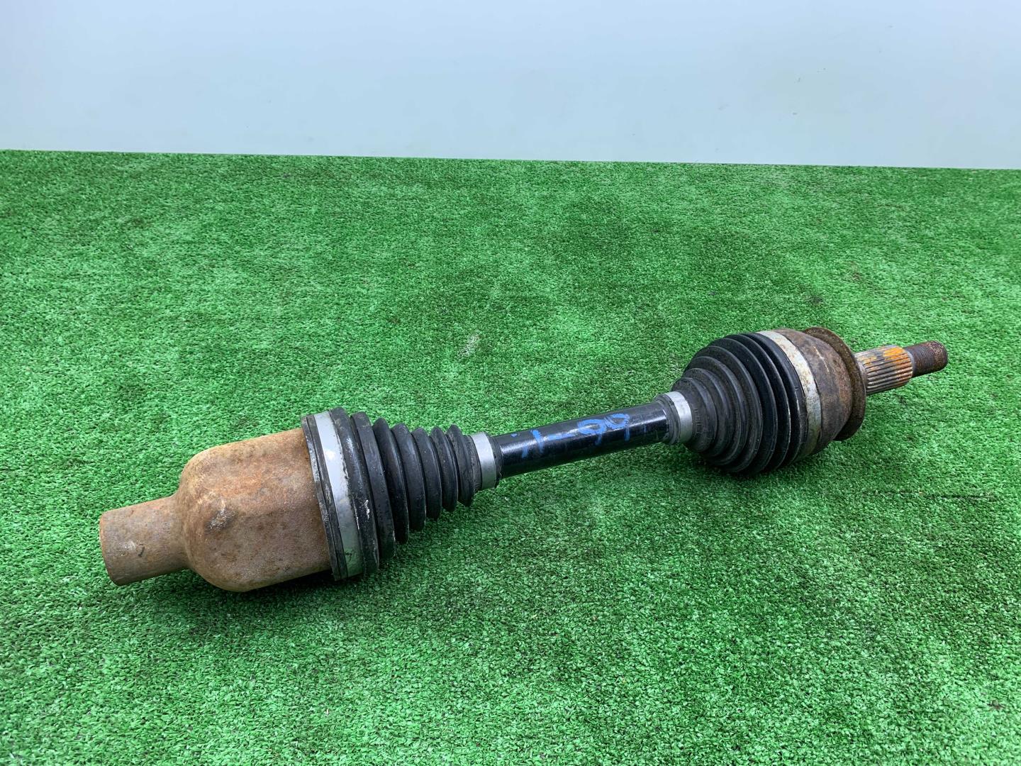 Полуось передняя правая