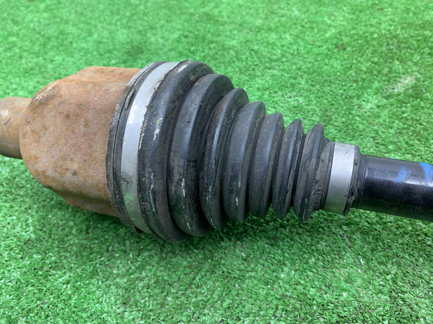 Полуось передняя правая