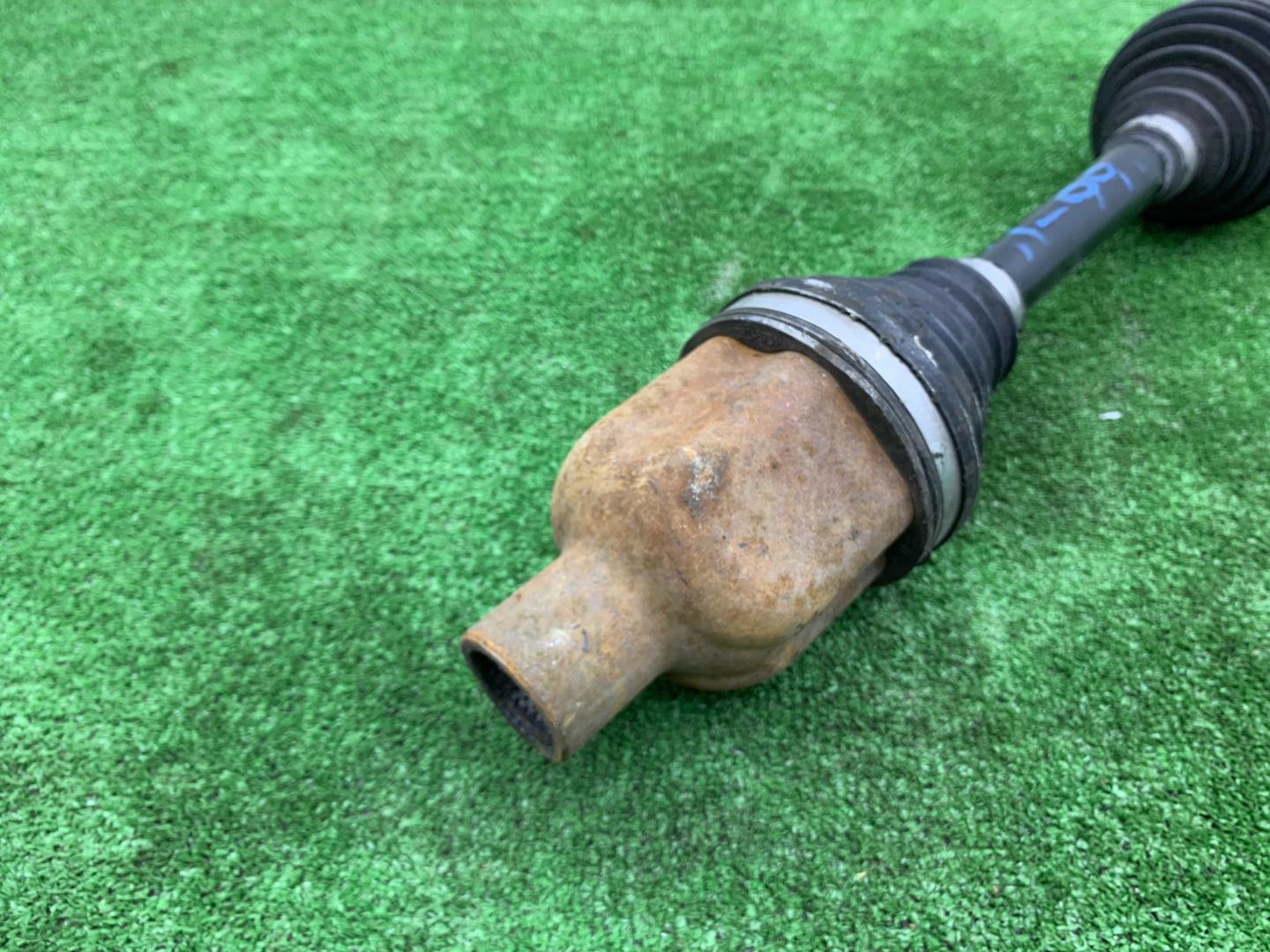 Полуось передняя правая