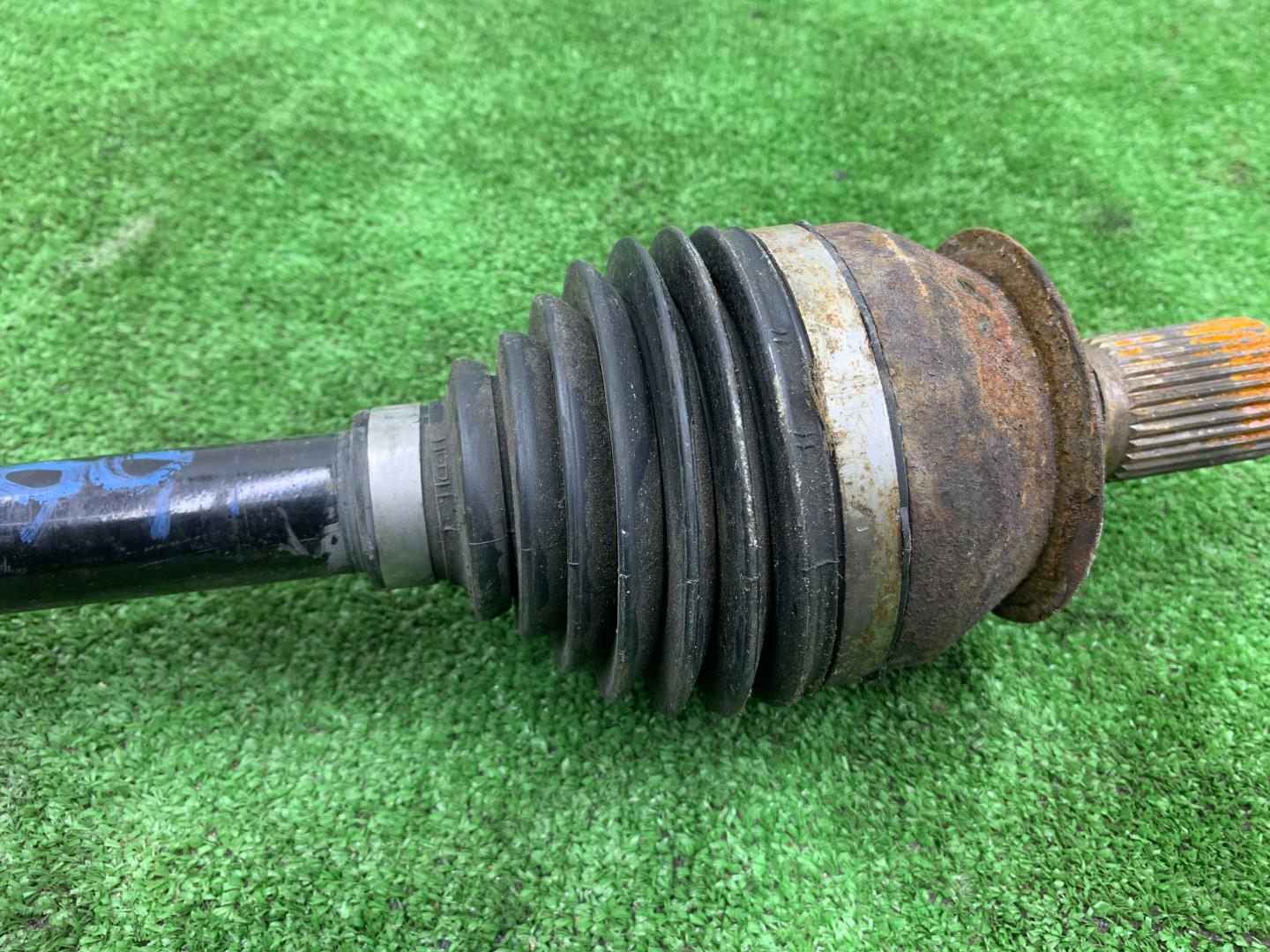 Полуось передняя правая