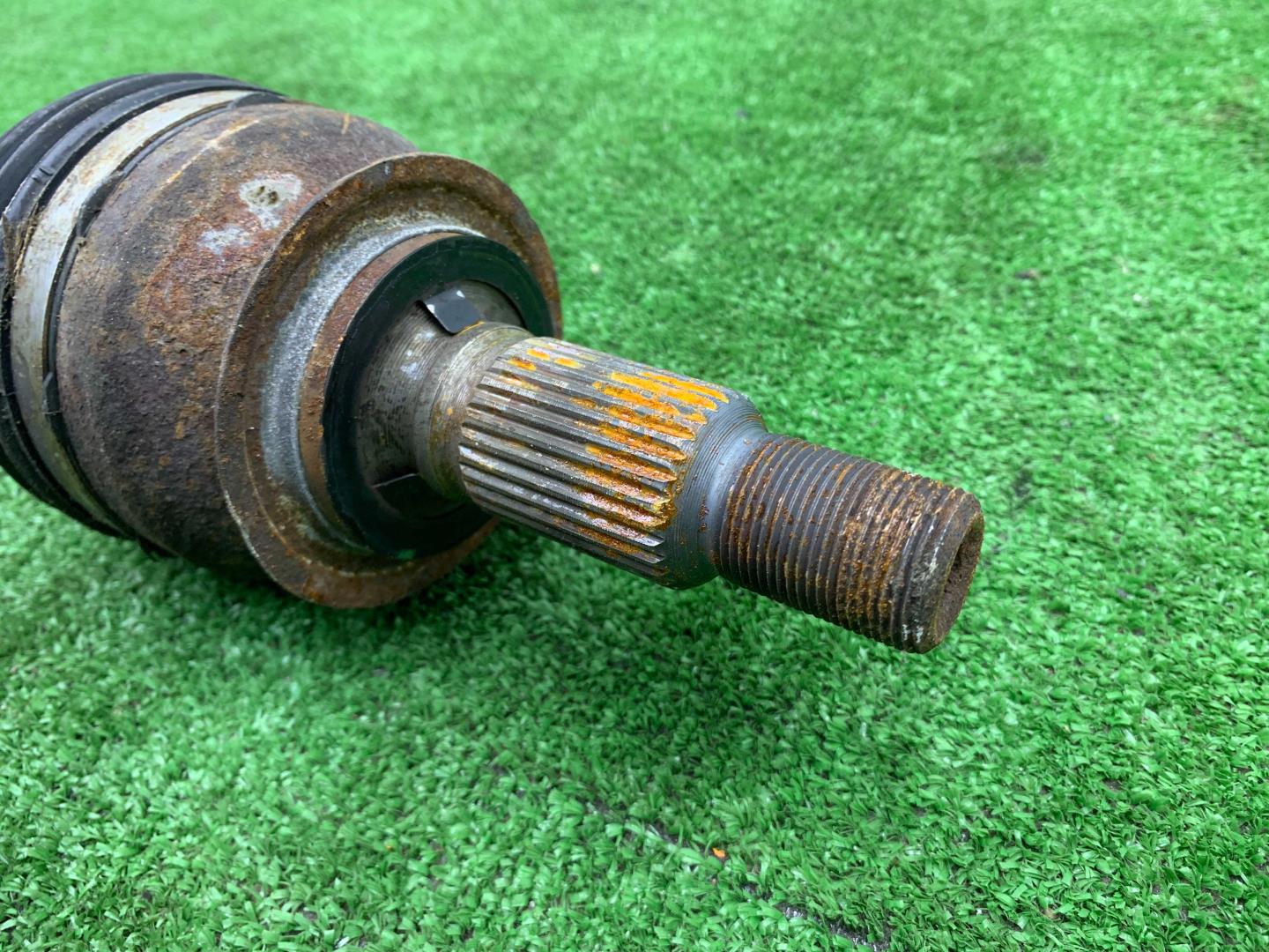 Полуось передняя правая