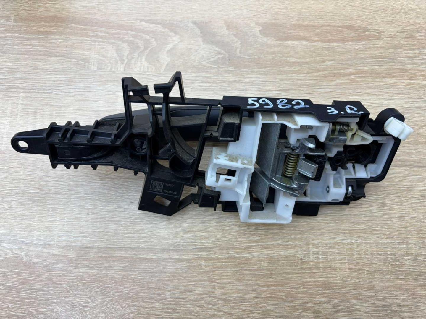 Ручка двери задней наружная правая