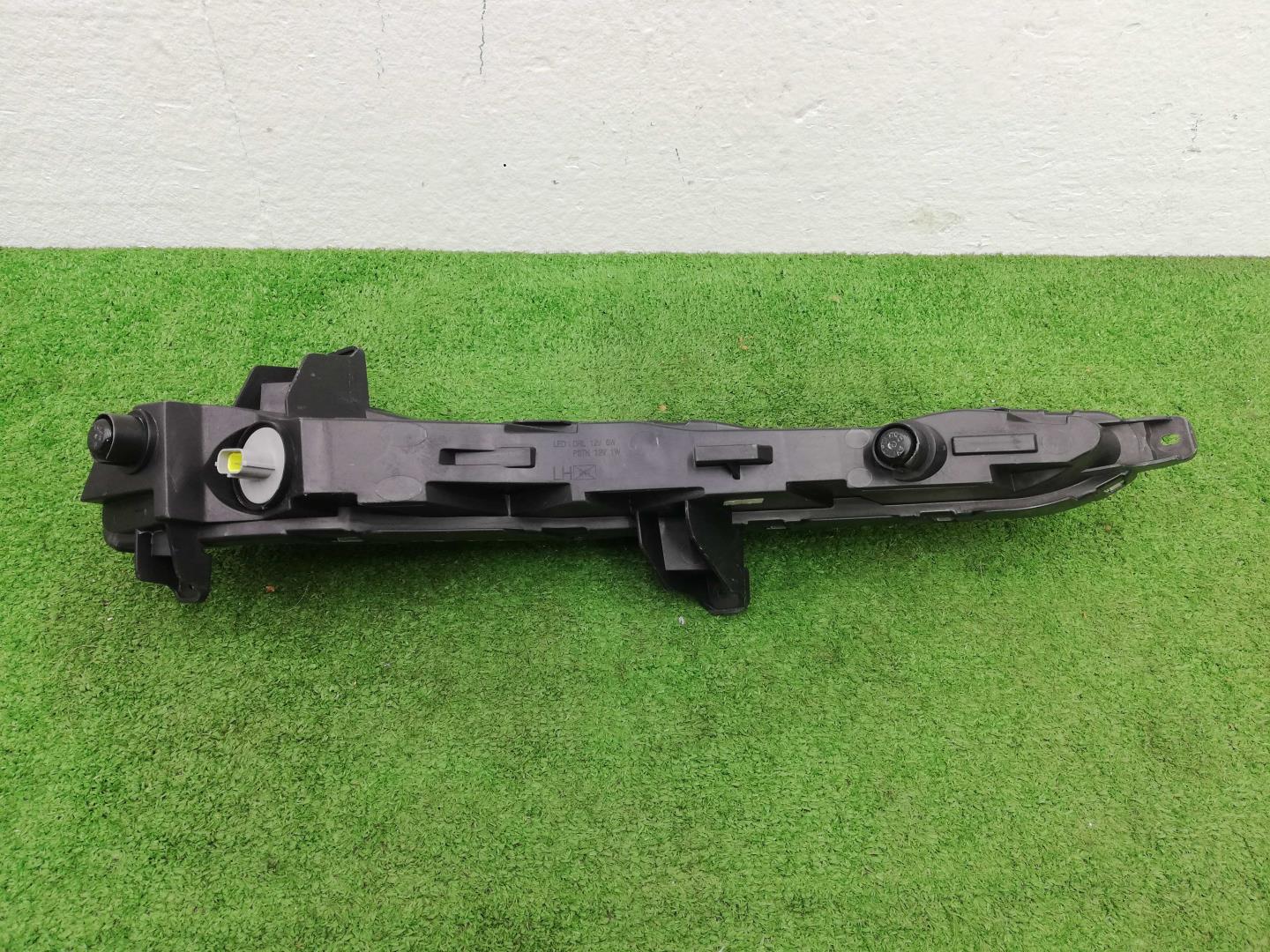 Фара противотуманная левая