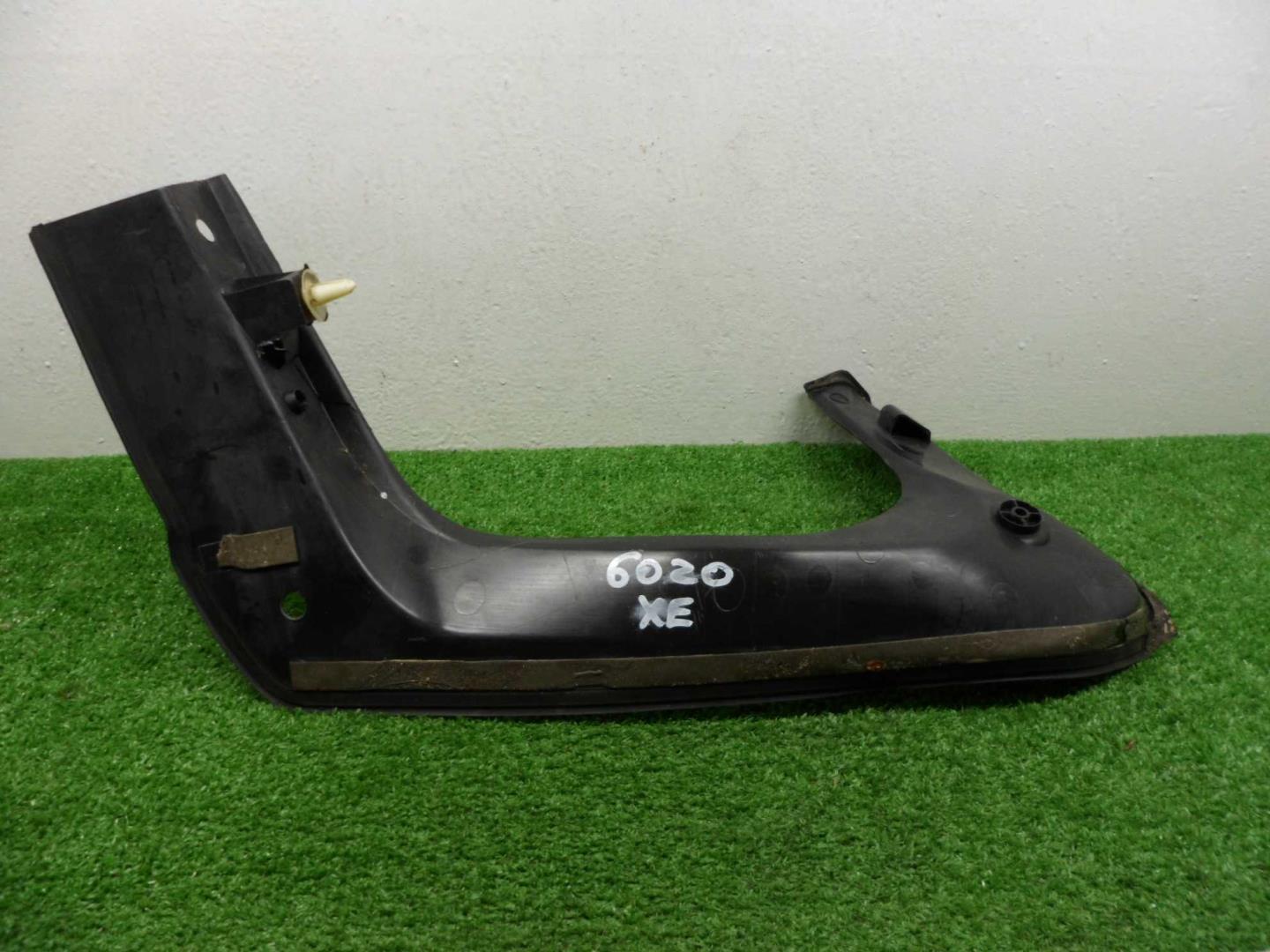 Накладка крышки багажника