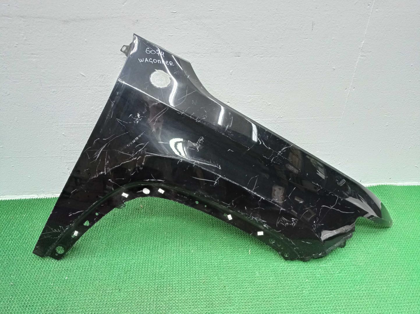 Крыло переднее правое