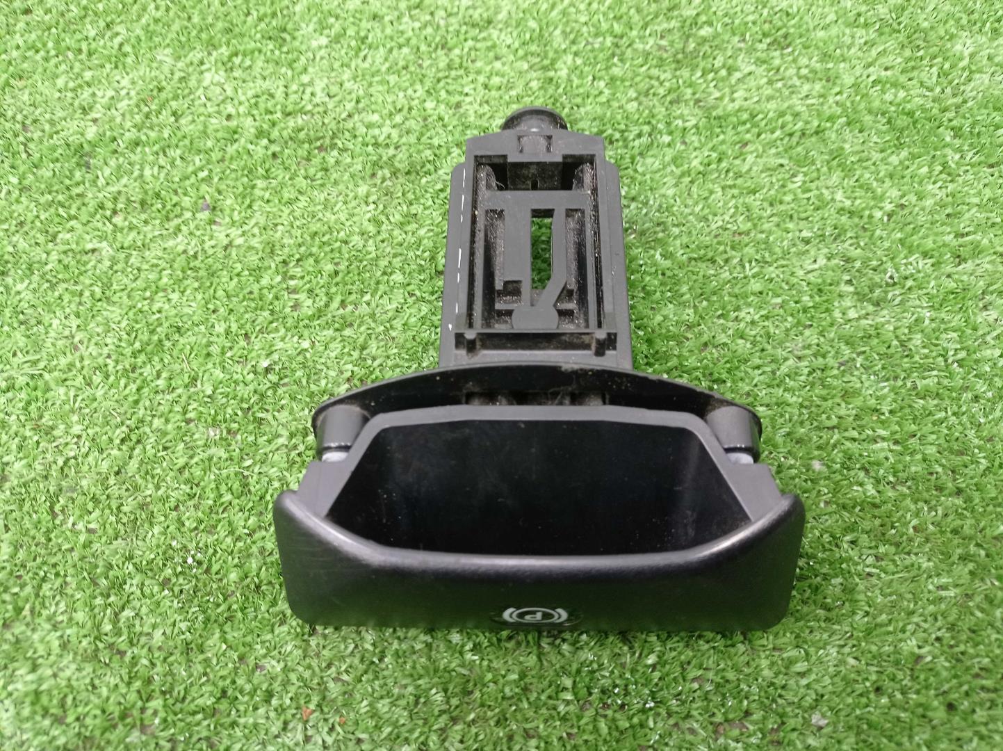 Рычаг стояночного тормоза