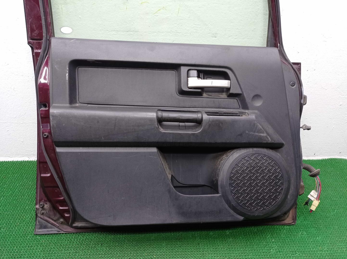 Замок двери передней правой