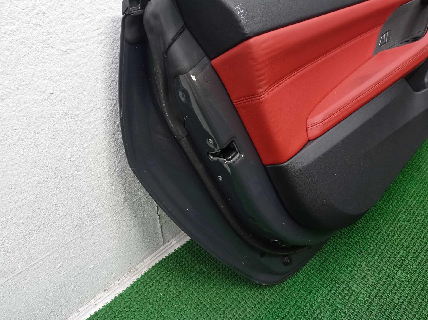 Дверь передняя левая