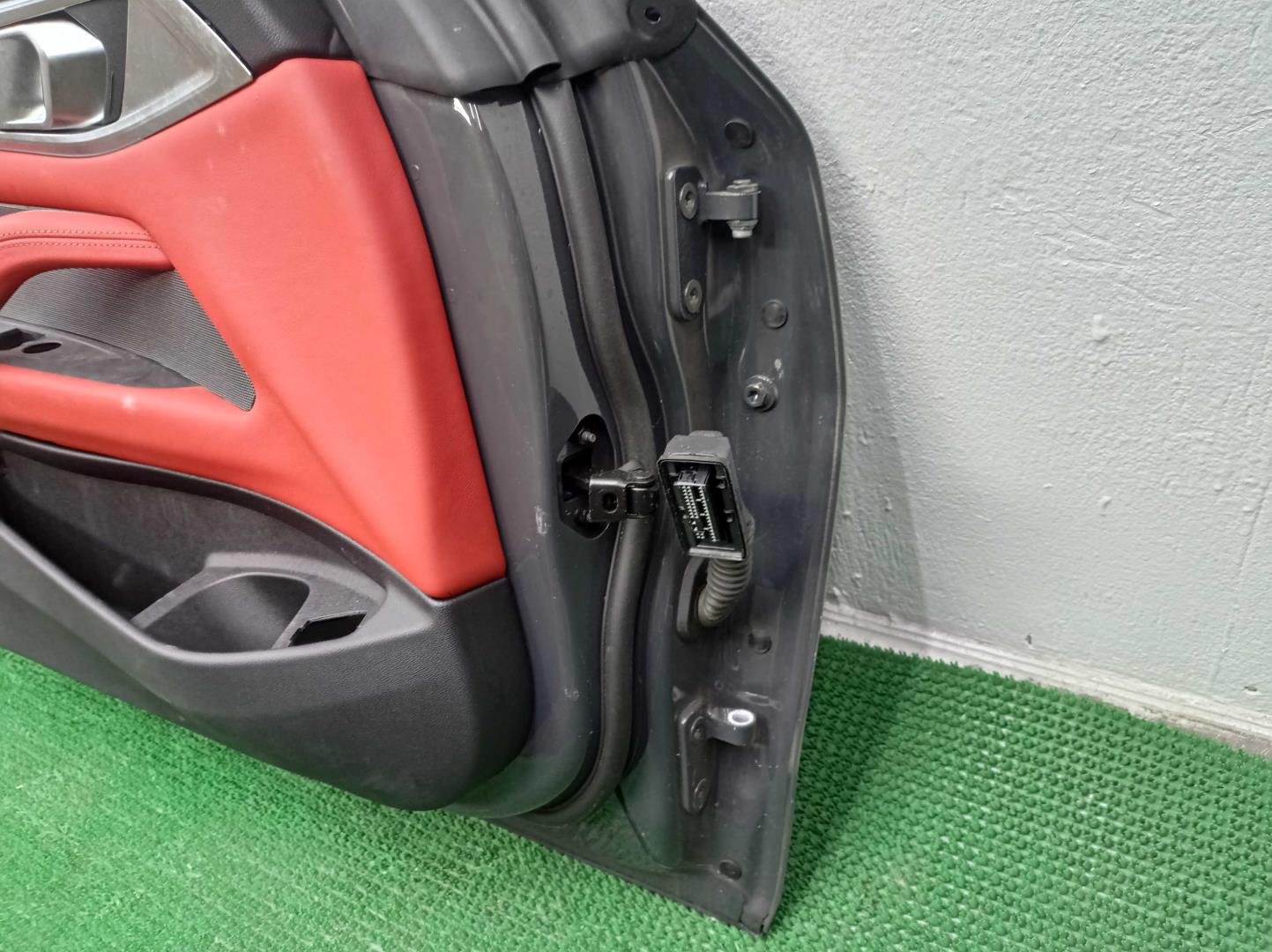 Ручка двери передней наружная левая