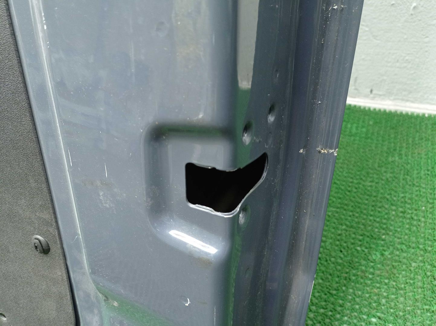 Дверь задняя правая