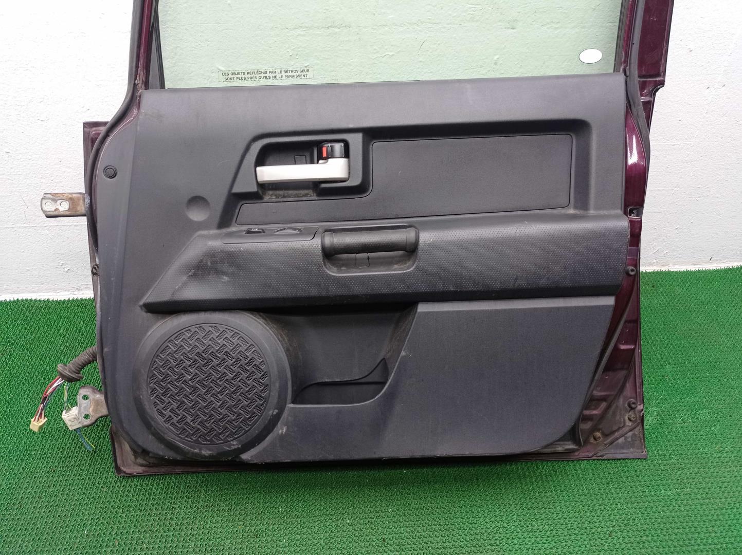 Замок двери передней правой