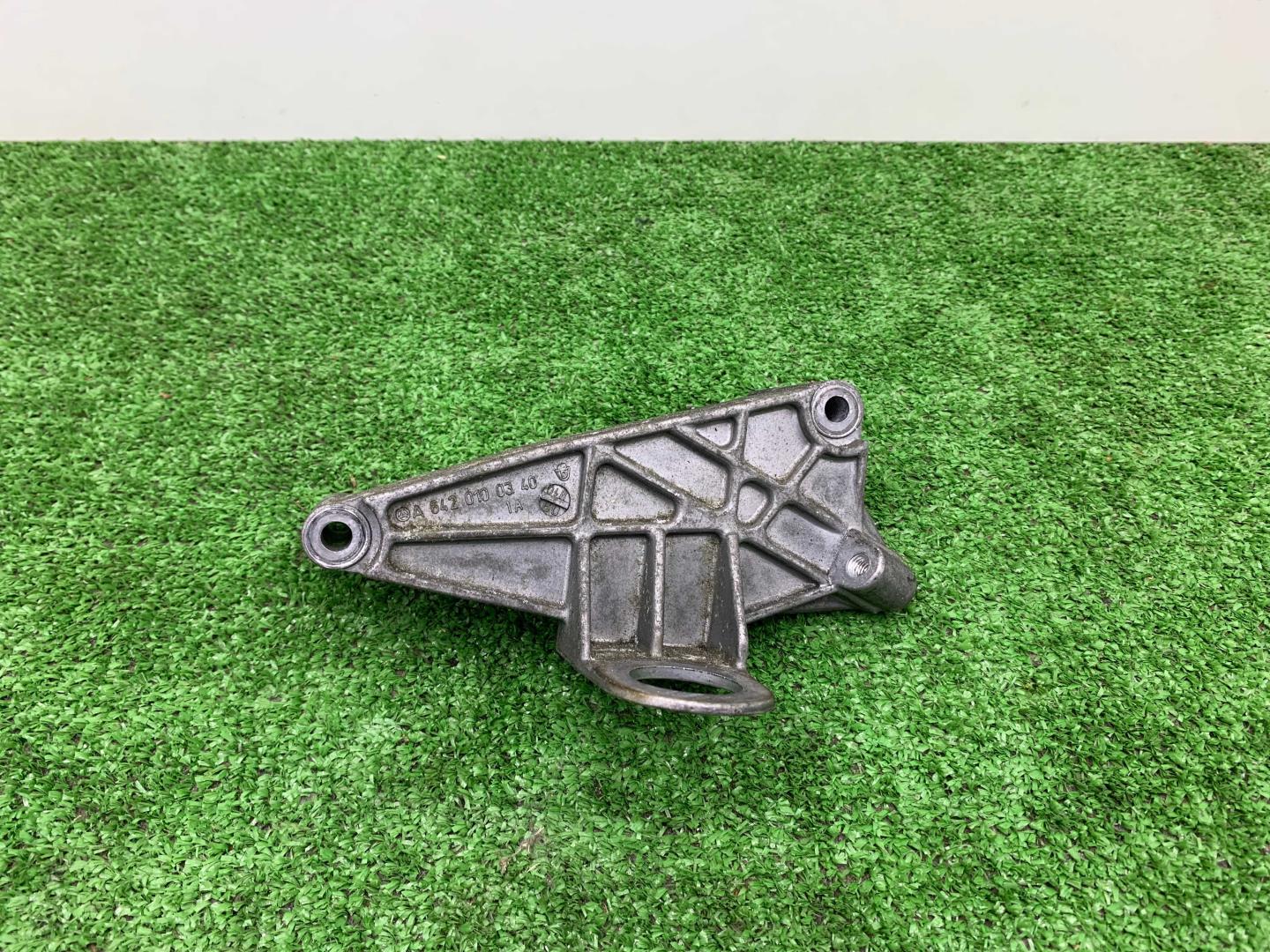 Кронштейн двигателя