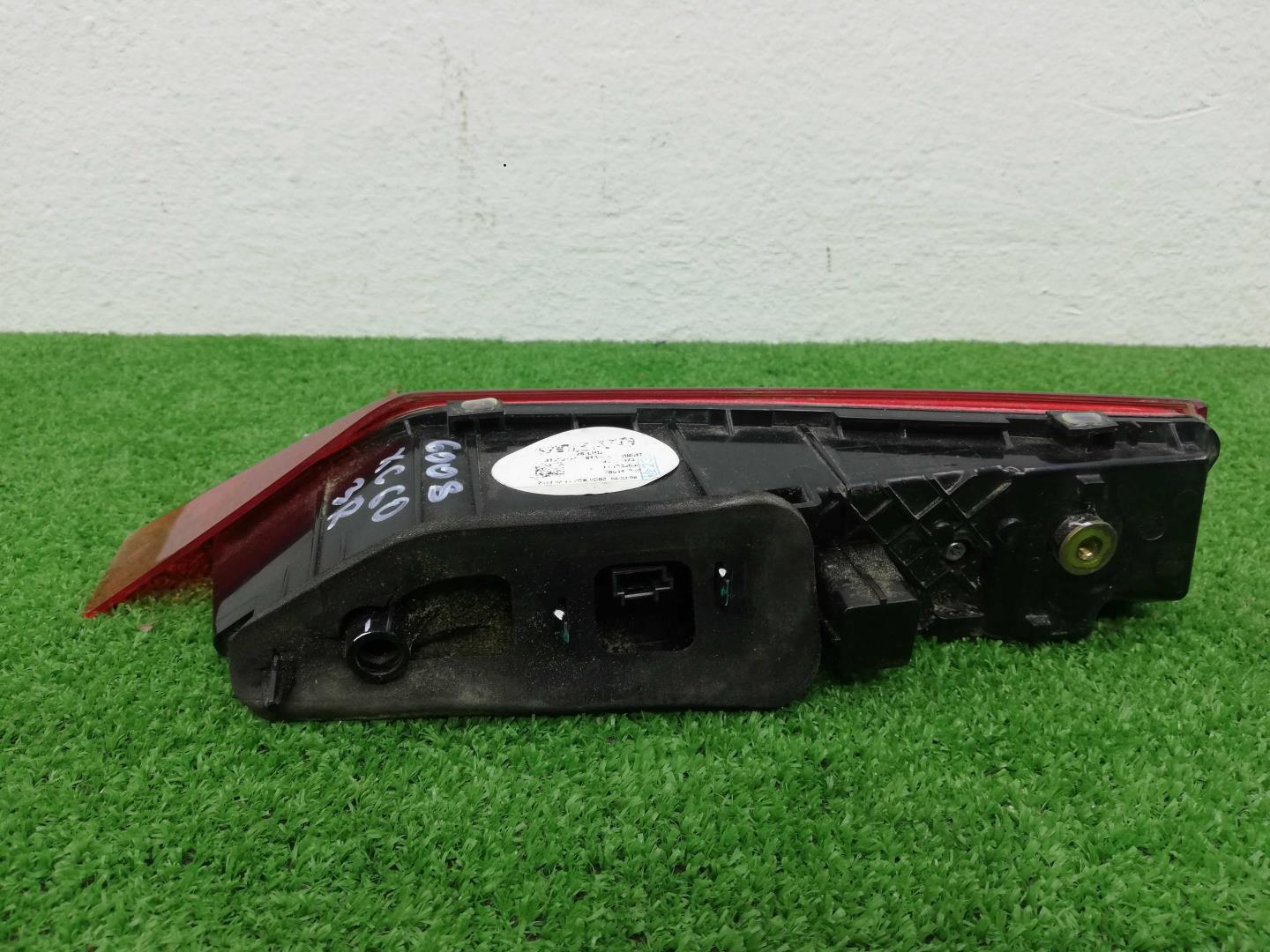 Фонарь задний внутренний правый